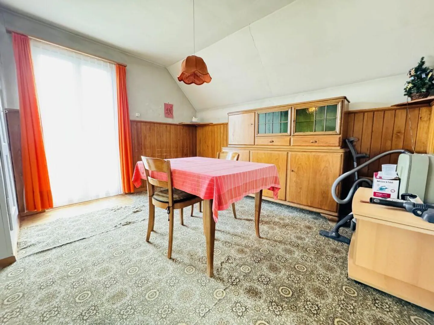 Maison individuelle de 5,5 pièces avec potentiel dans un emplacement familial - Photo 4 sur 6