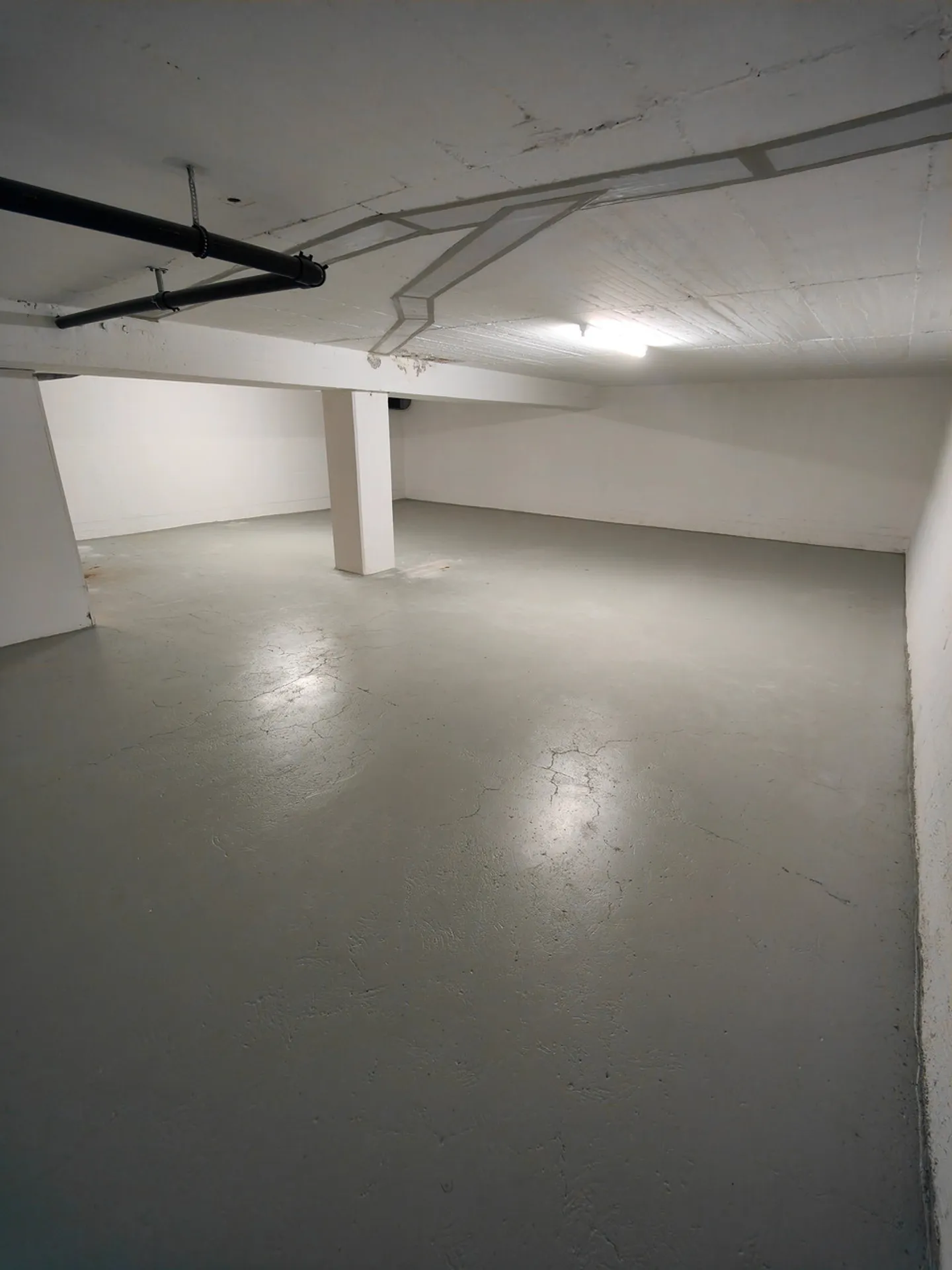 Affittare spazio di stoccaggio Zurigo Distretto 7 - 87m2 Zeltweg 67 - Foto 1 di 10