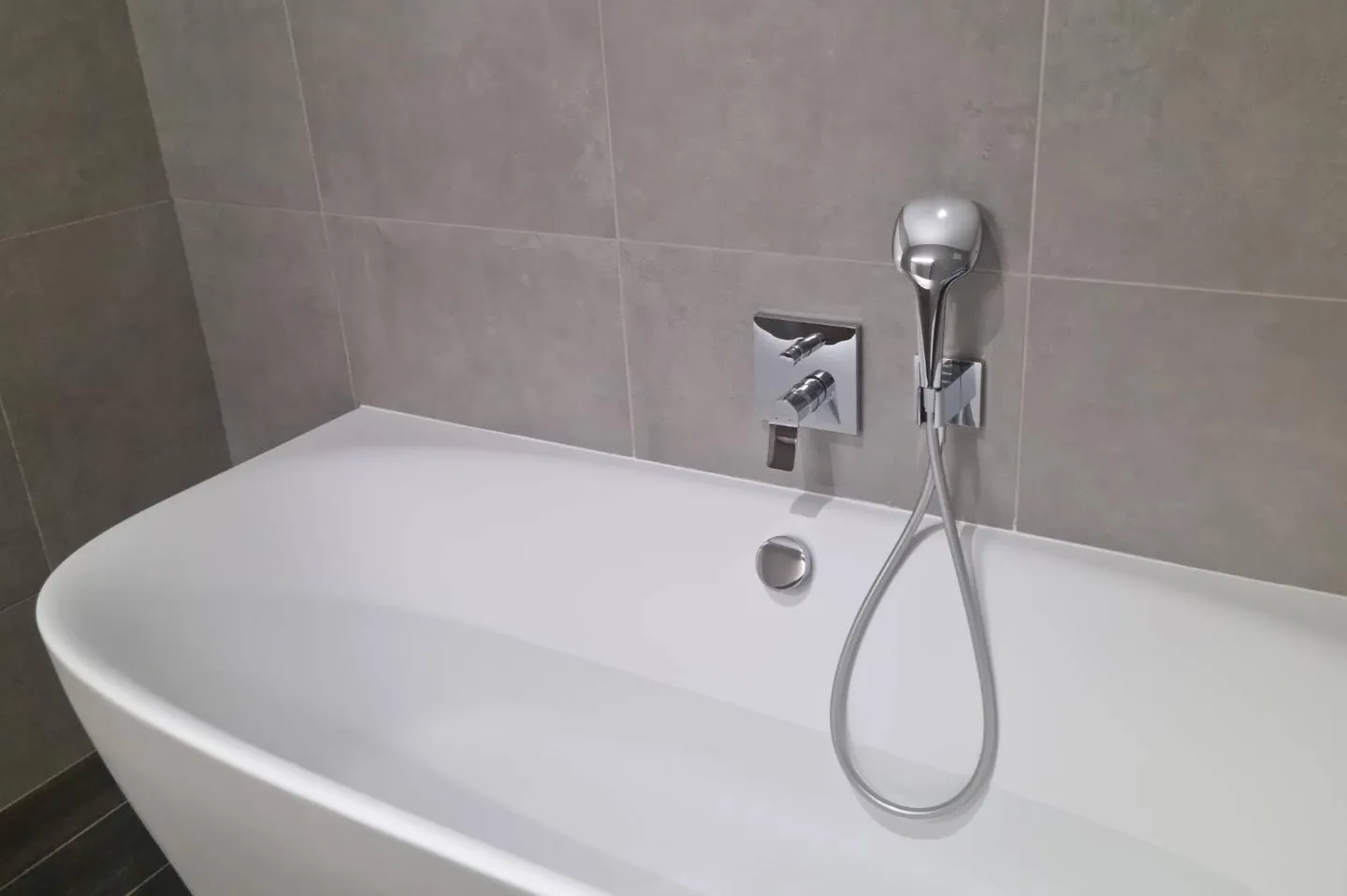 4,5 pièces de haut standing - vue grandiose sur les châteaux - Photo 9 sur 9