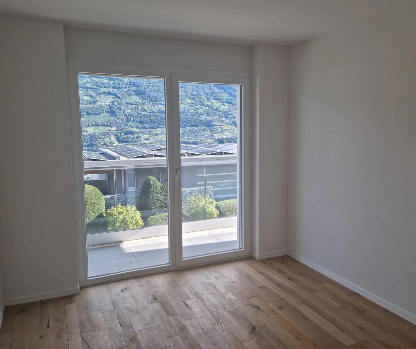 4,5 pièces de haut standing - vue grandiose sur les châteaux - Photo 7 sur 9