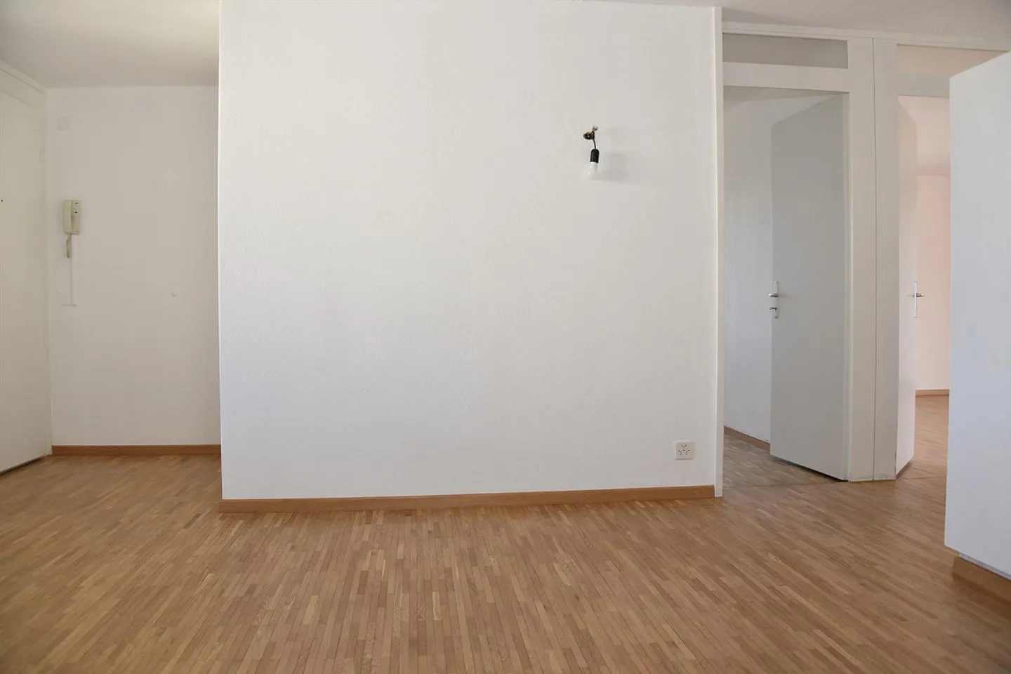Zentral gelegenes Apartment mit Balkon - Foto 5 von 14
