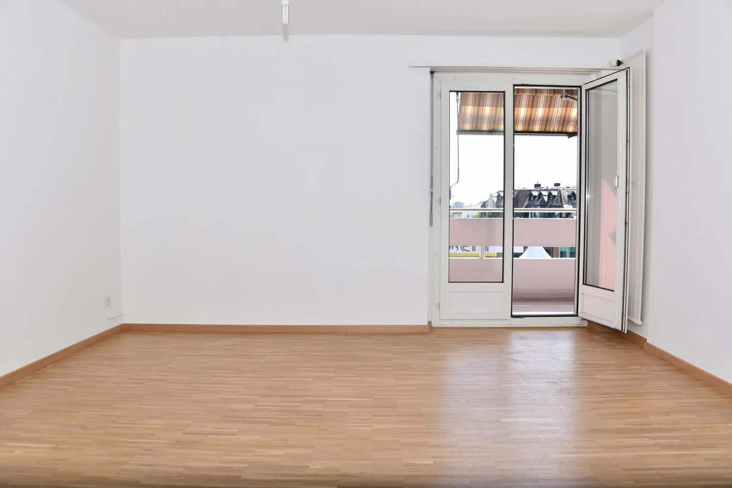 Zentral gelegenes Apartment mit Balkon - Foto 7 von 14