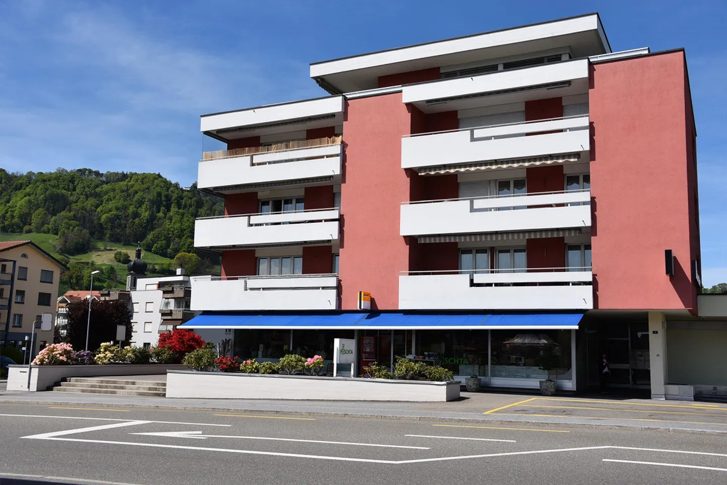 Zentral gelegenes Apartment mit Balkon - Foto 2 von 14