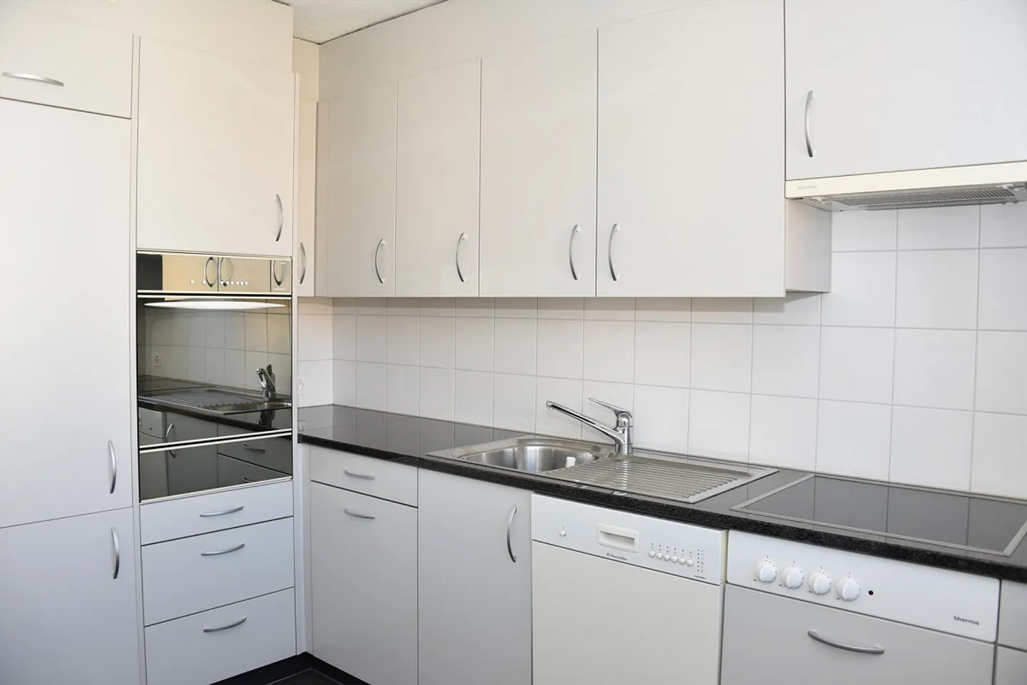Zentral gelegenes Apartment mit Balkon - Foto 3 von 14