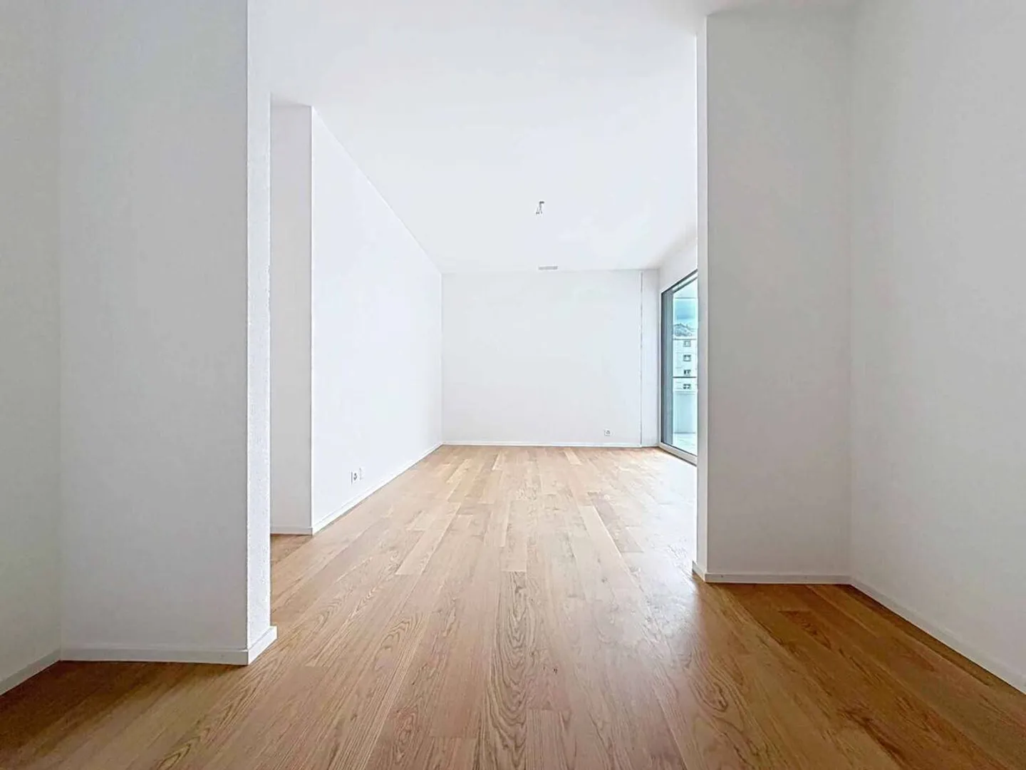 Lussuoso appartamento di 4,5 stanze con balcone coperto di 76m2 e vista lago - Foto 6 di 13