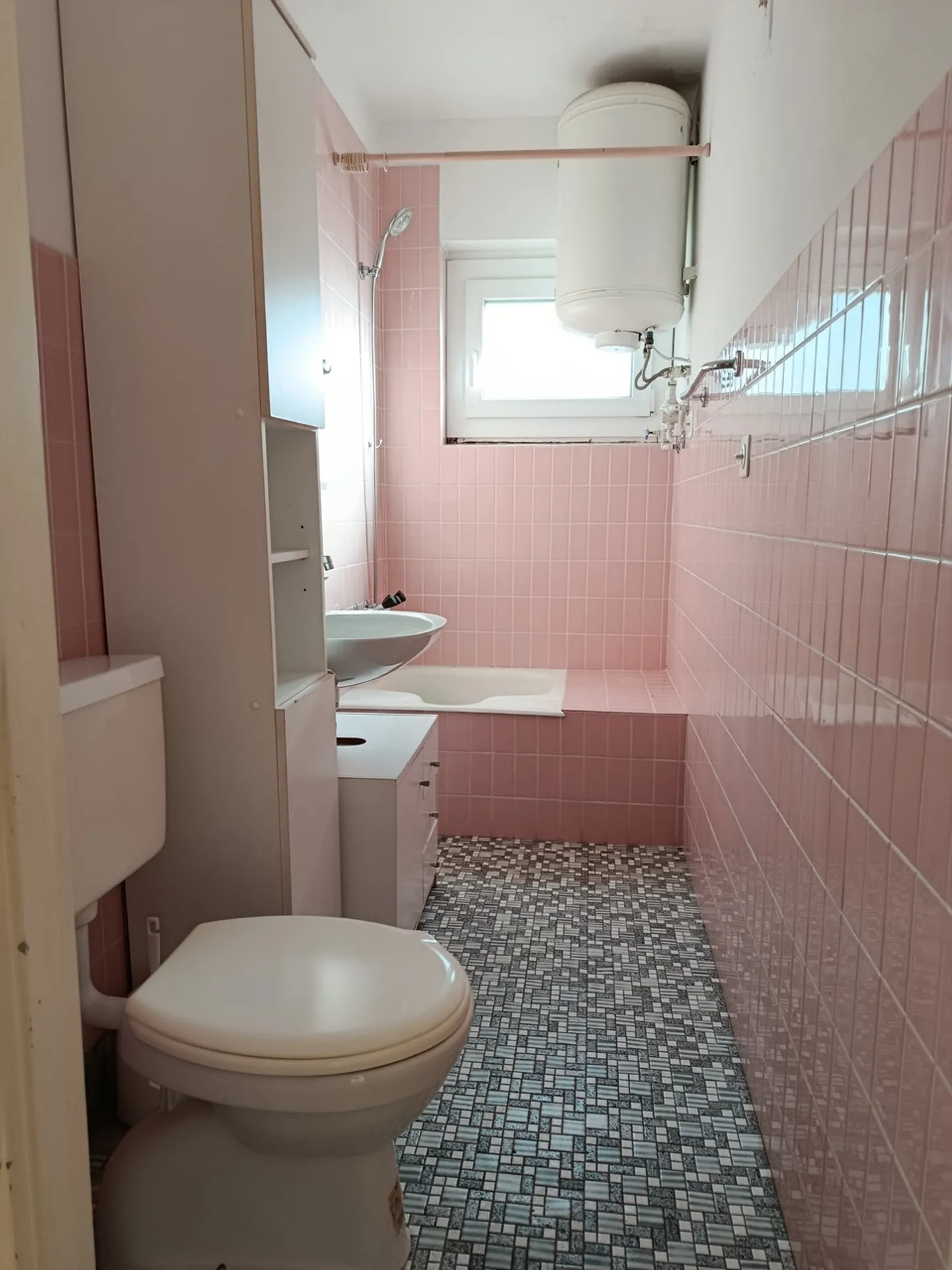 Proprietà mista con ristorante - Foto 26 di 41