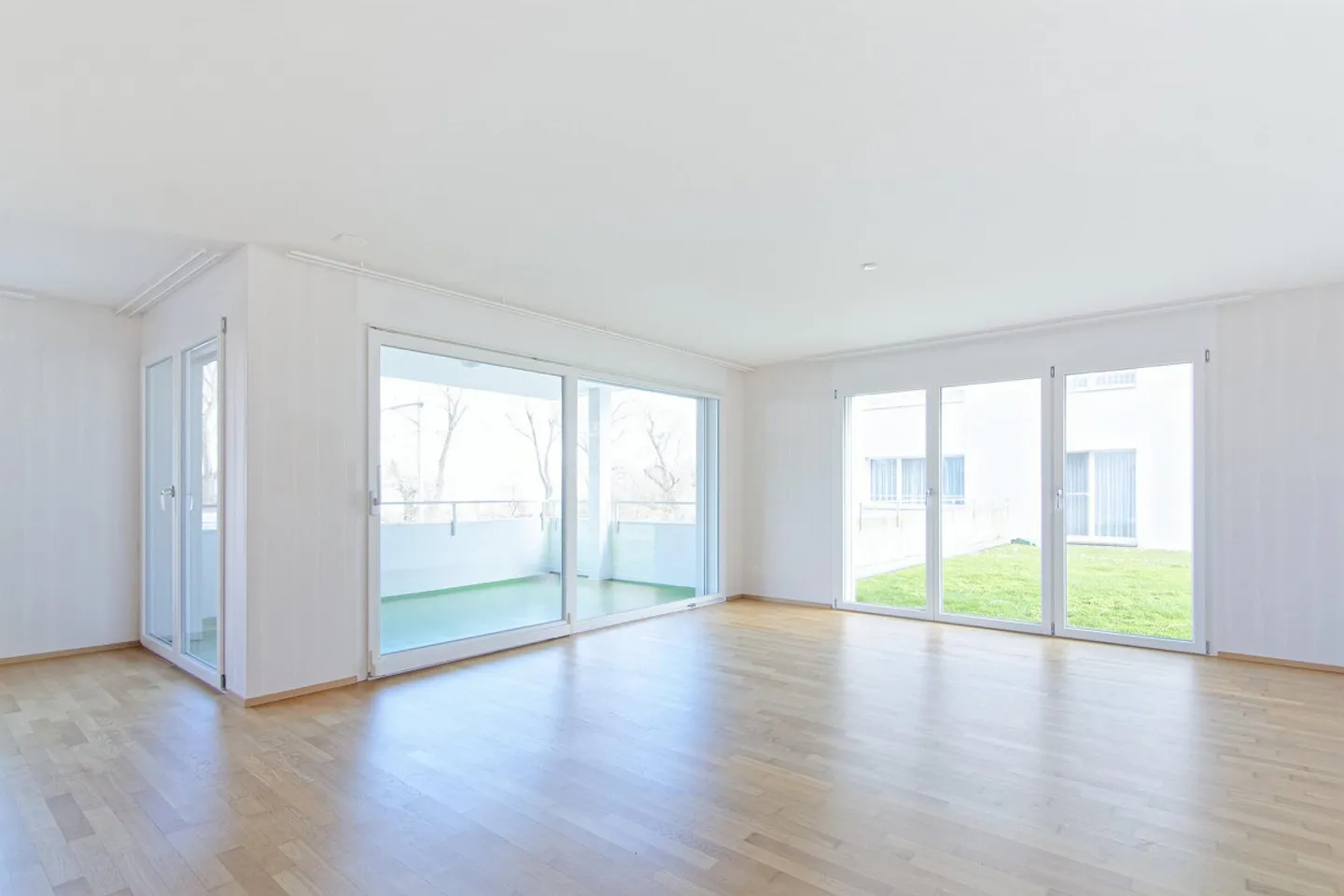 Modernes Apartment mit Seeblick - Foto 2 von 12