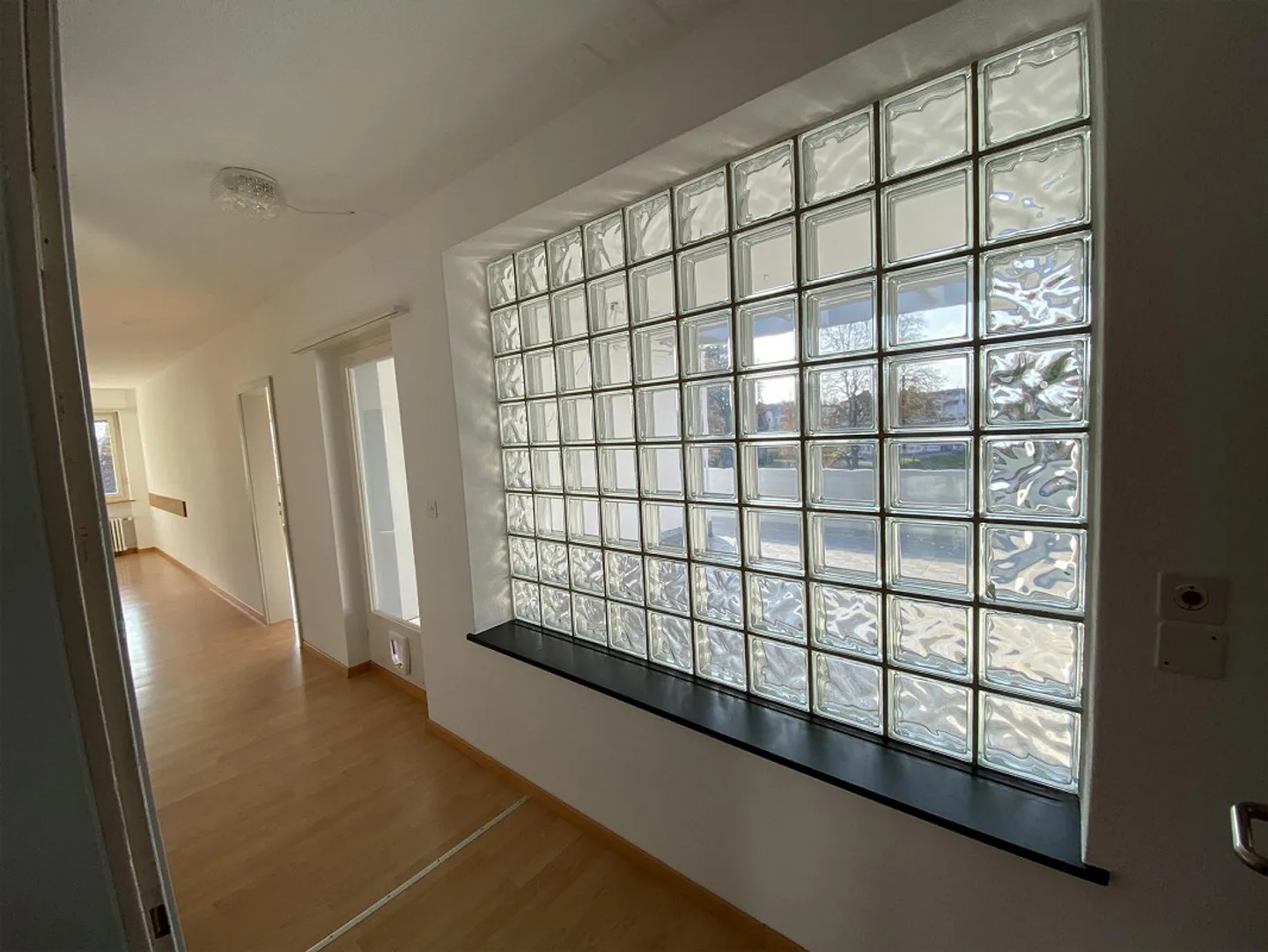 Grosszügige Wohnung mit Flussblick - Foto 8 von 22