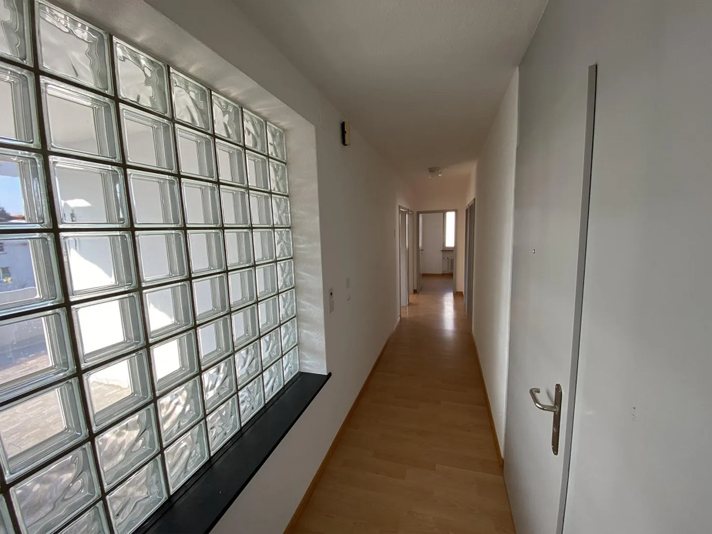 Grosszügige Wohnung mit Flussblick - Foto 9 von 22