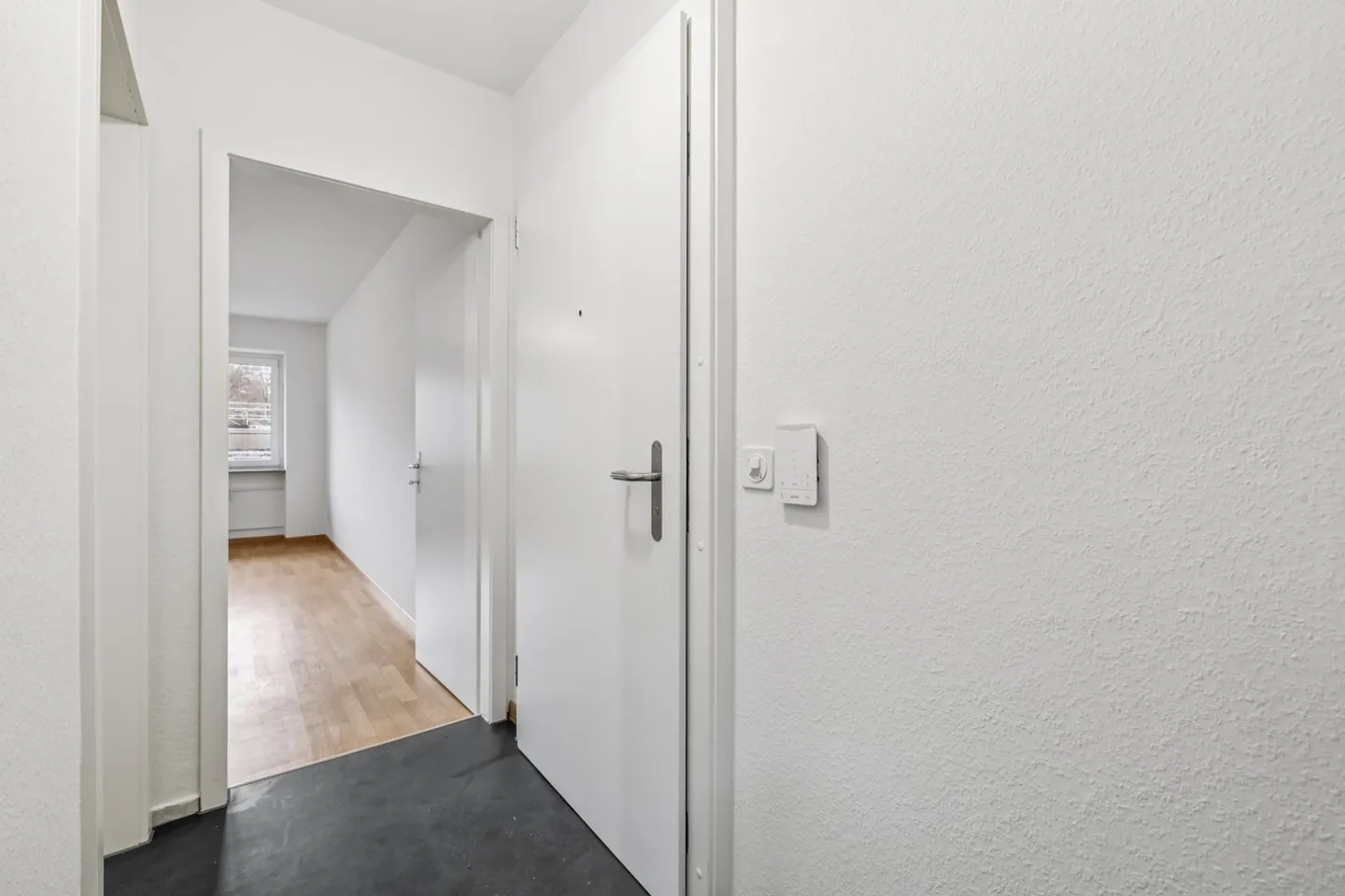 MIETEN OHNE KAUTION - Modern sanierte Wohnung mit heller Atmosphäre - Foto 2 von 6