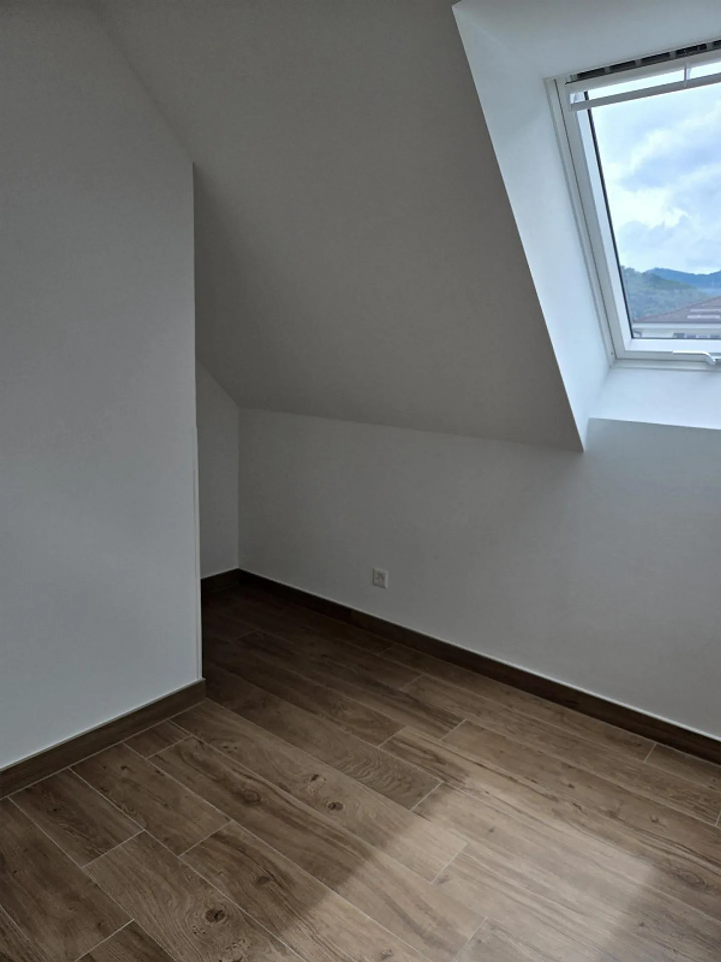 Great 3.5 room penthouse apartment, large 2 roof terraces, underground garage, lift, washing machine/dryer - Photo 22 of 27
