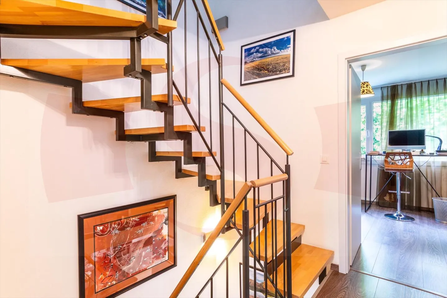 Very pretty semi-detached villa with 6 rooms - Photo 5 of 12