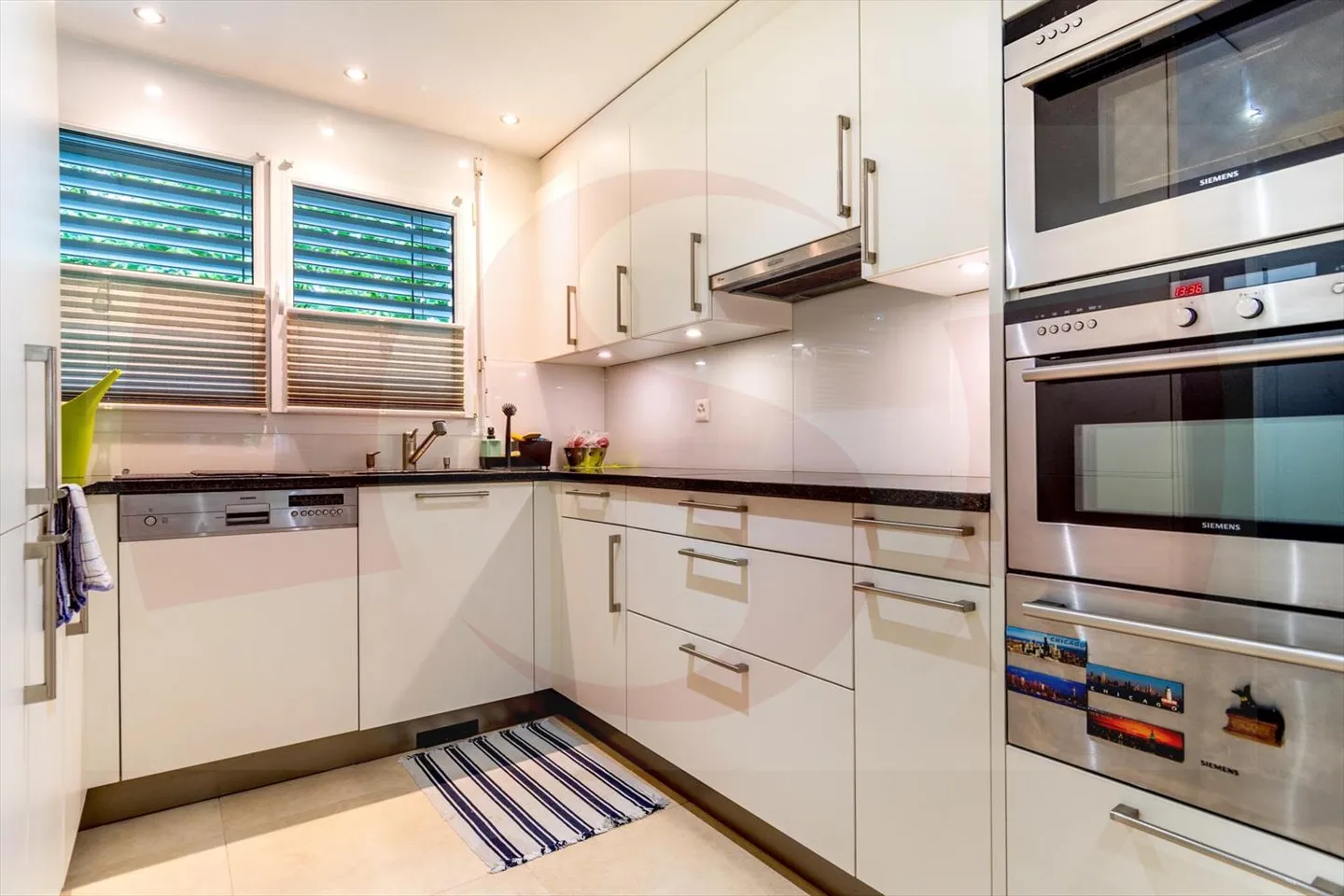 Very pretty semi-detached villa with 6 rooms - Photo 4 of 12