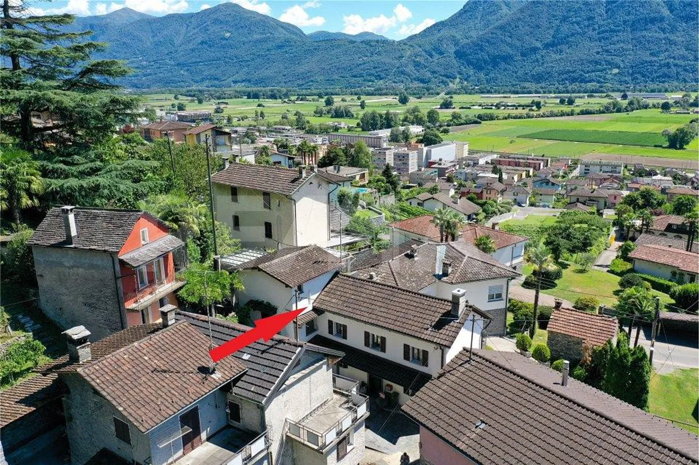 Charming Ticino house with lake view - Photo 1 of 13