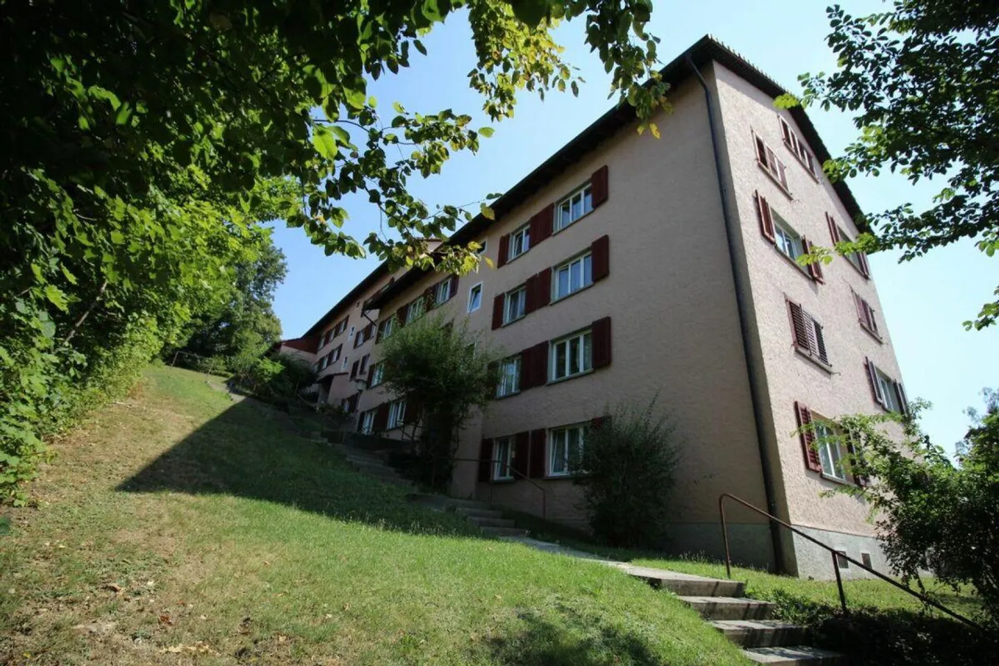 Charming 3.5-room apartment near the city - Photo 1 of 8