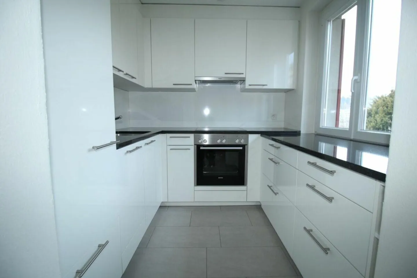 Charming 3.5-room apartment near the city - Photo 2 of 8