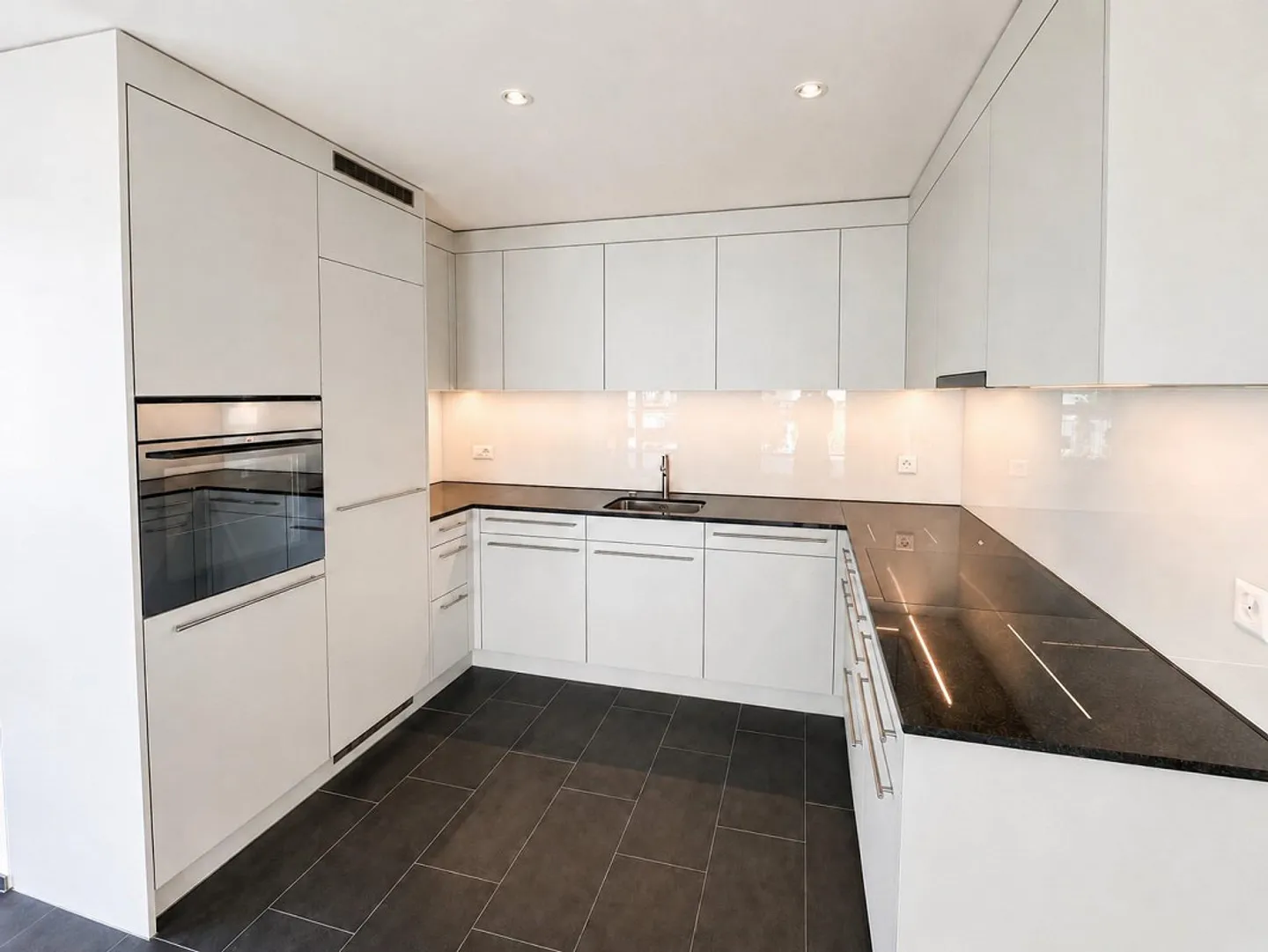 Prima locazione appartamento moderno 4.5 stanze, 1° piano - Foto 2 di 14