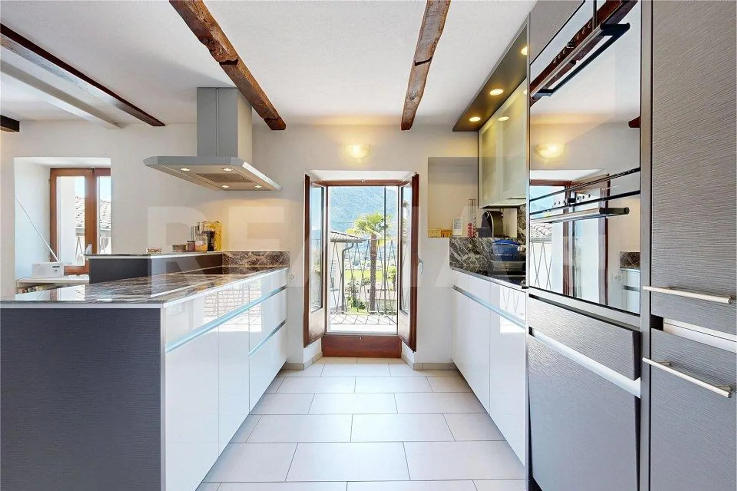 Charming Ticino house with lake view - Photo 12 of 13