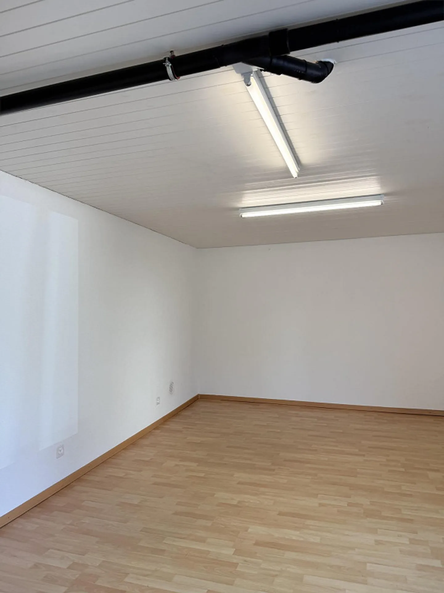 Your new workplace as studio - shop - workshop - office - Photo 6 of 13