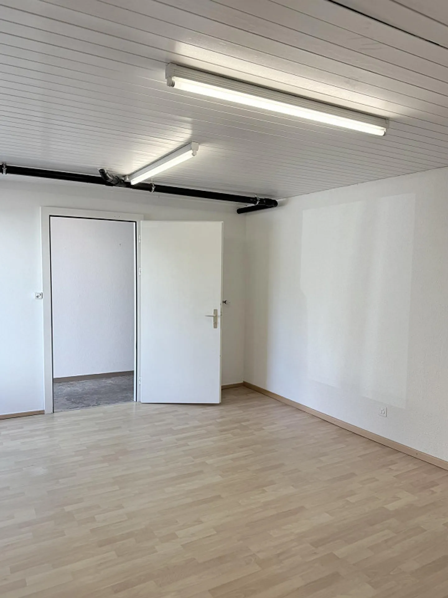 Your new workplace as studio - shop - workshop - office - Photo 7 of 13