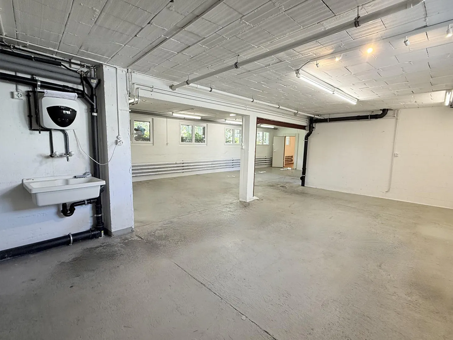Your new workplace as studio - shop - workshop - office - Photo 11 of 13