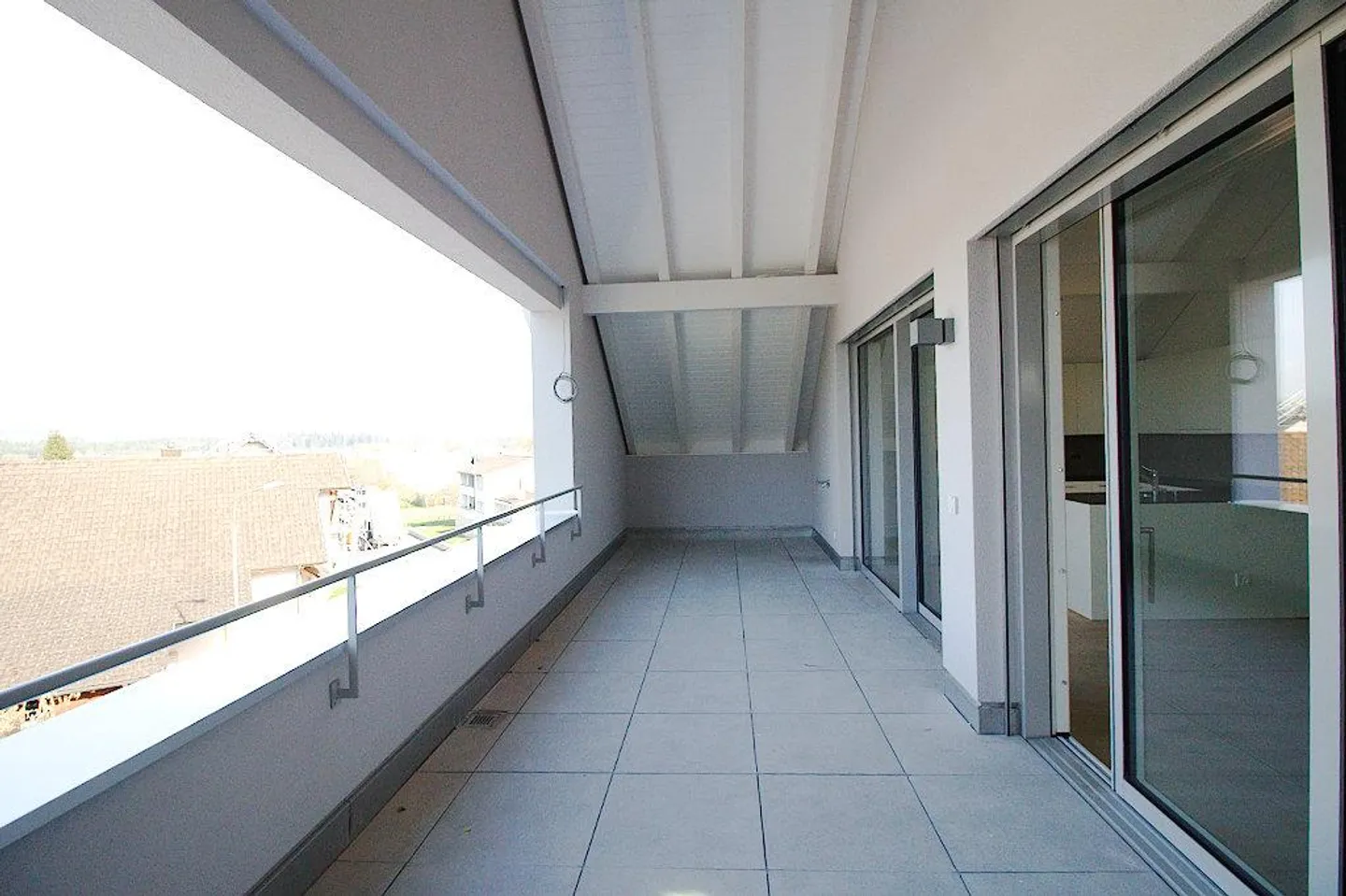 Stylish 4.5 Room Penthouse Apartment with Stunning Views for Rent - Photo 7 of 7