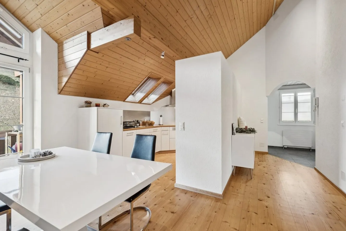 Fascino storico, comfort moderni - casa bifamiliare completamente ristrutturata - Foto 3 di 8