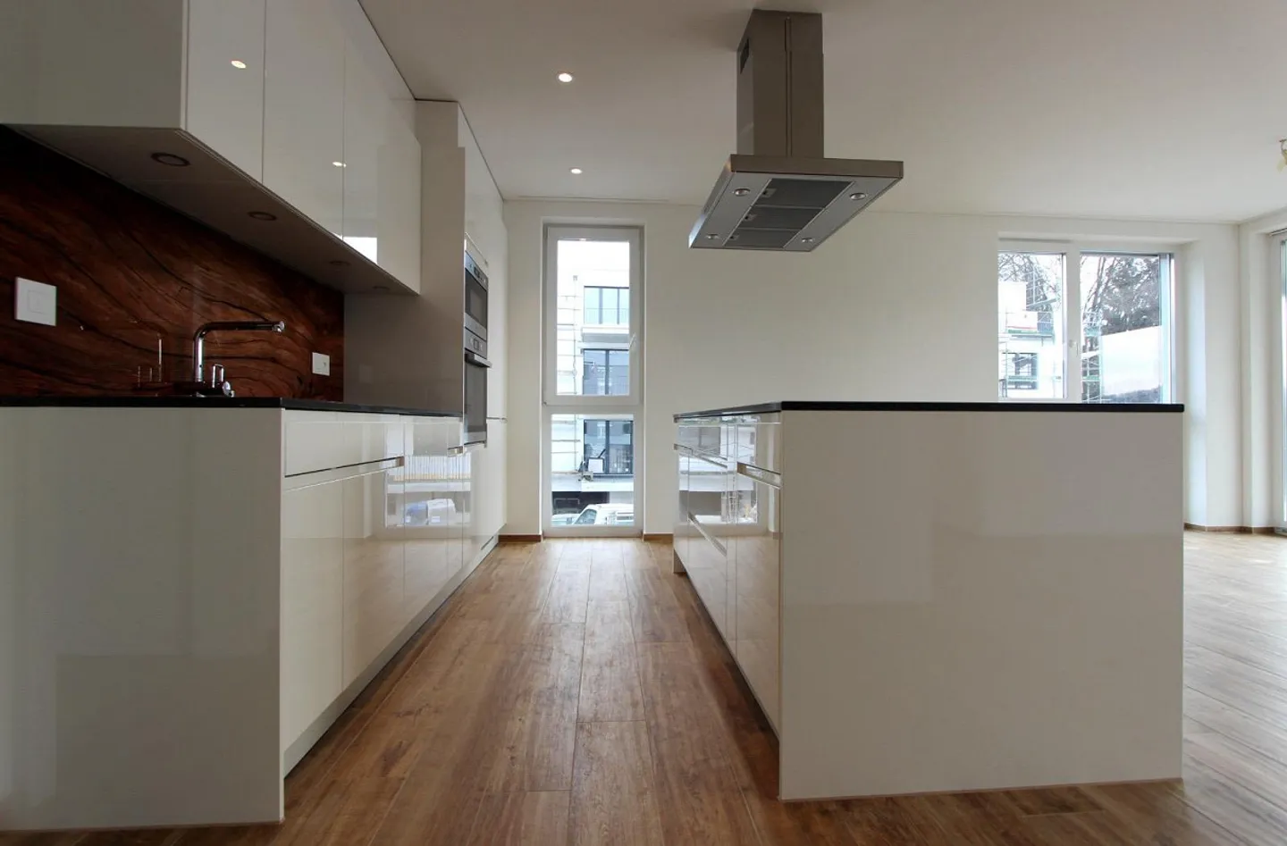 Appartement moderne de 3,5 pièces à louer - Photo 1 sur 5