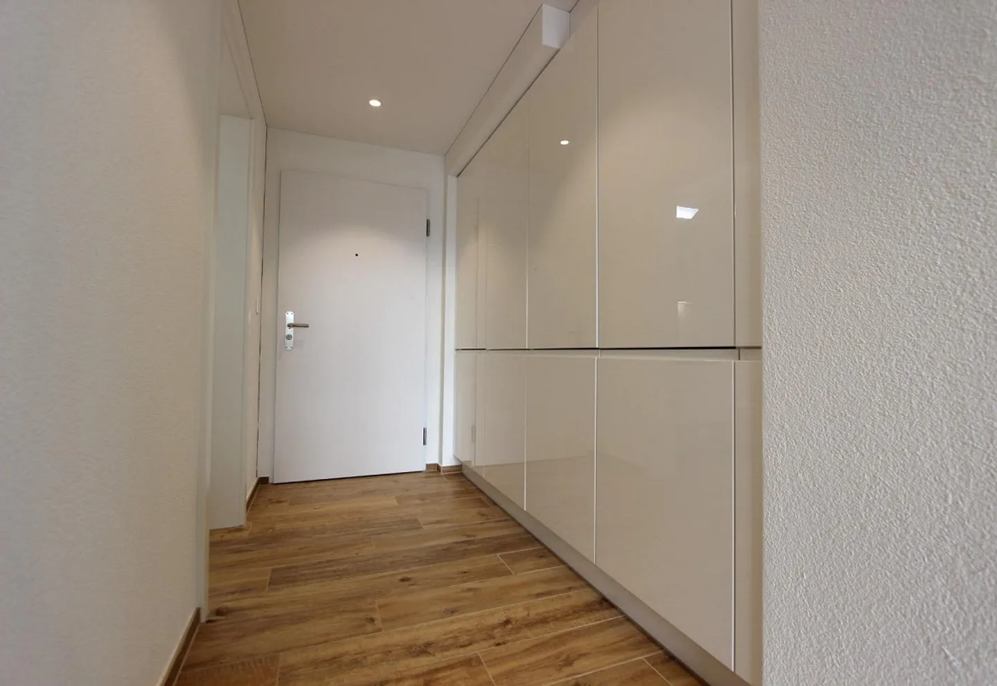 Appartement moderne de 3,5 pièces à louer - Photo 2 sur 5