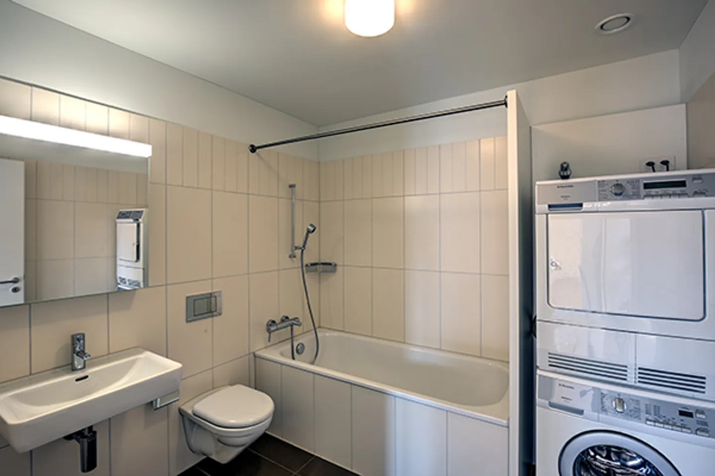 3.5 Room Apartment - Photo 5 of 10