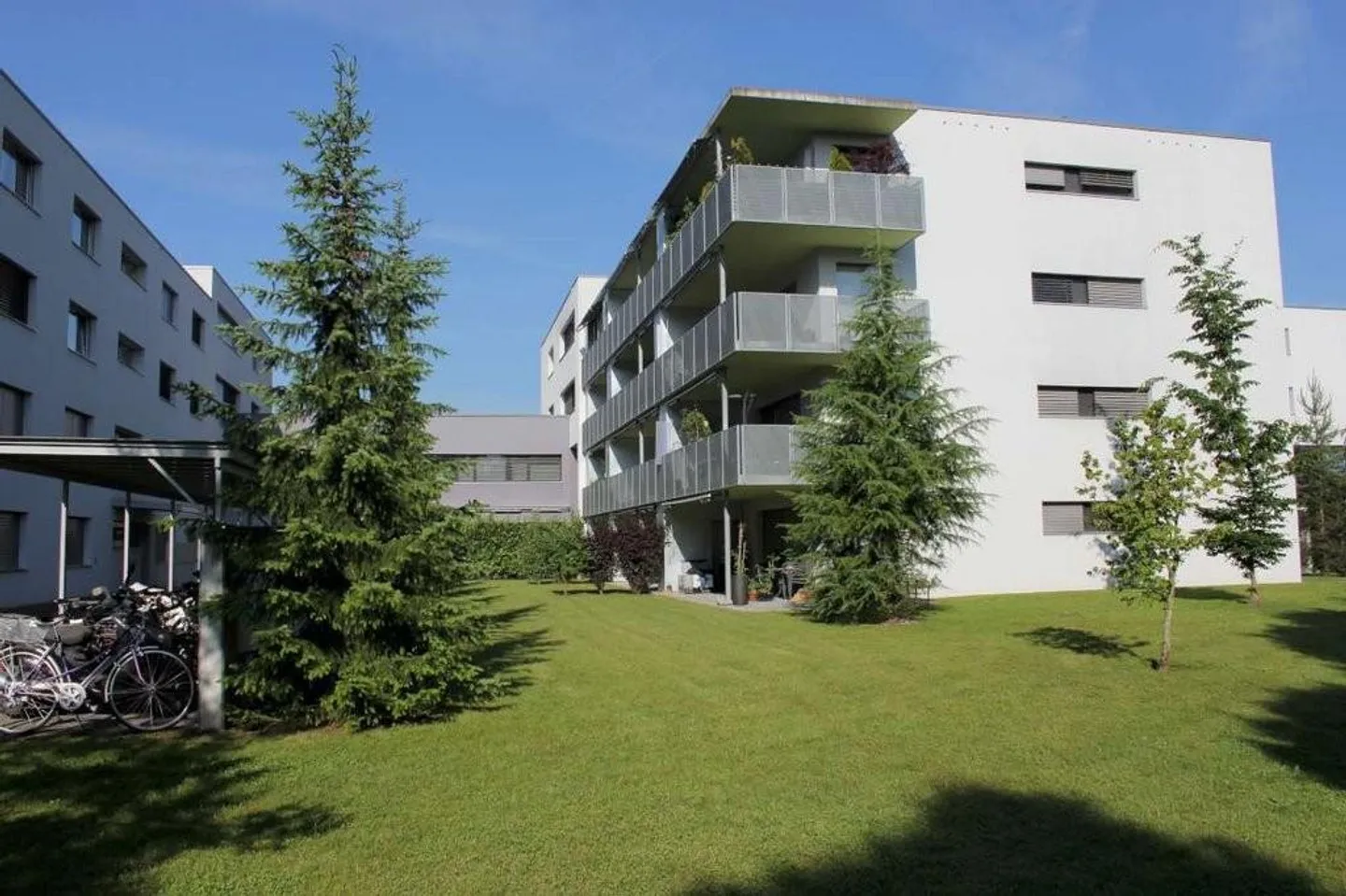 Appartement spacieux avec grand balcon ! - Photo 1 sur 9