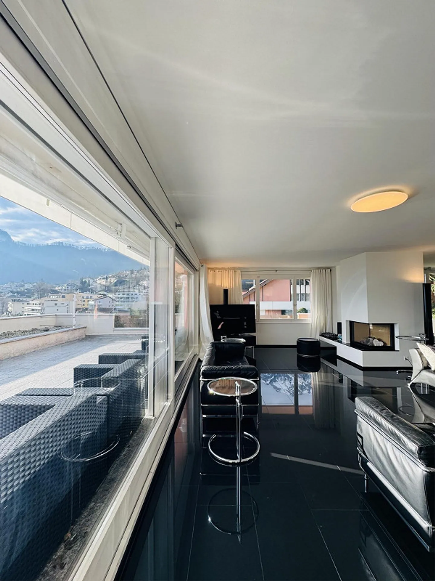 Exklusive Terrassenwohnung in Hergiswil NW mit unverbaubarer Seesicht - Foto 4 von 16