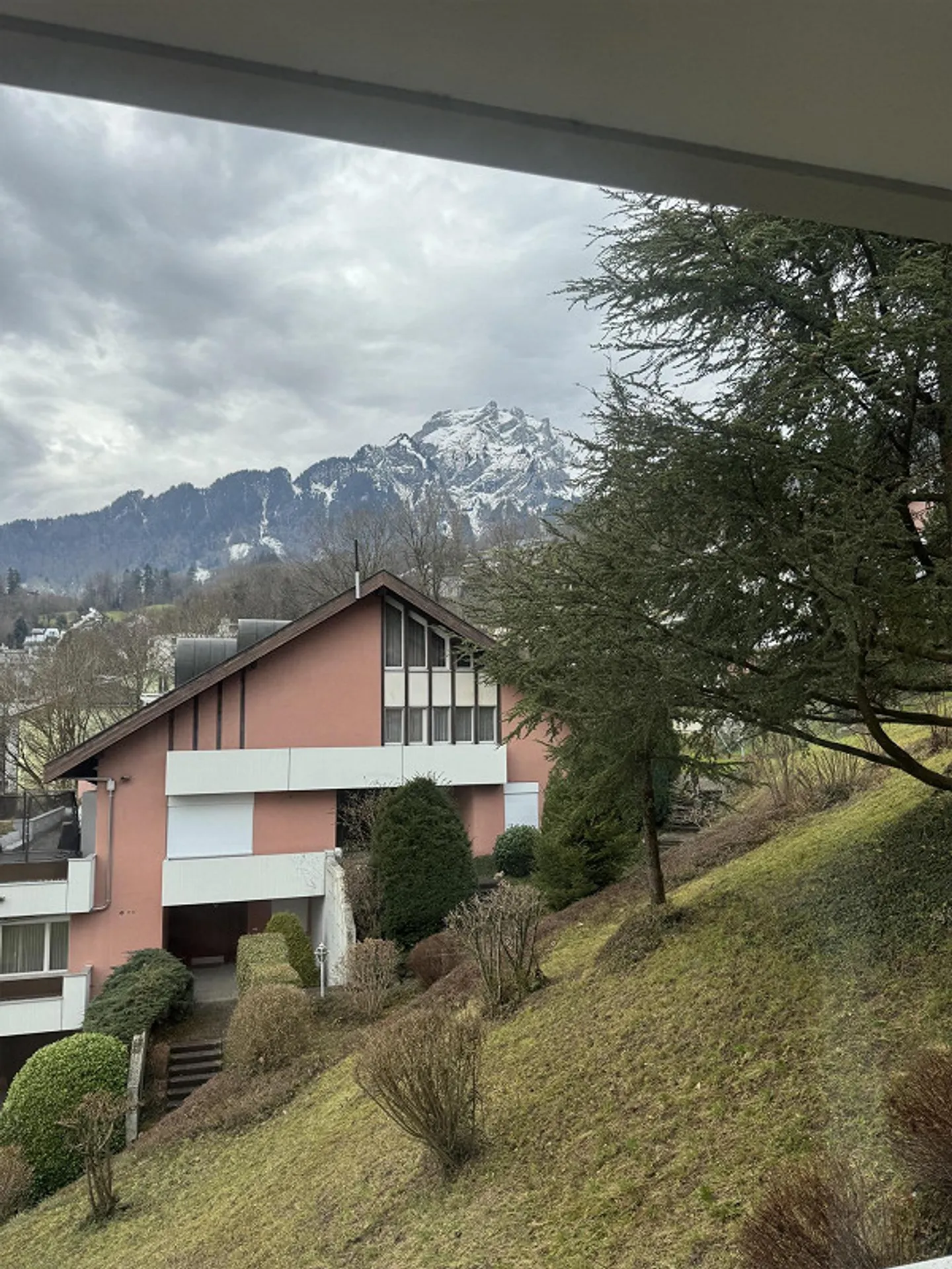 Exklusive Terrassenwohnung in Hergiswil NW mit unverbaubarer Seesicht - Foto 16 von 16