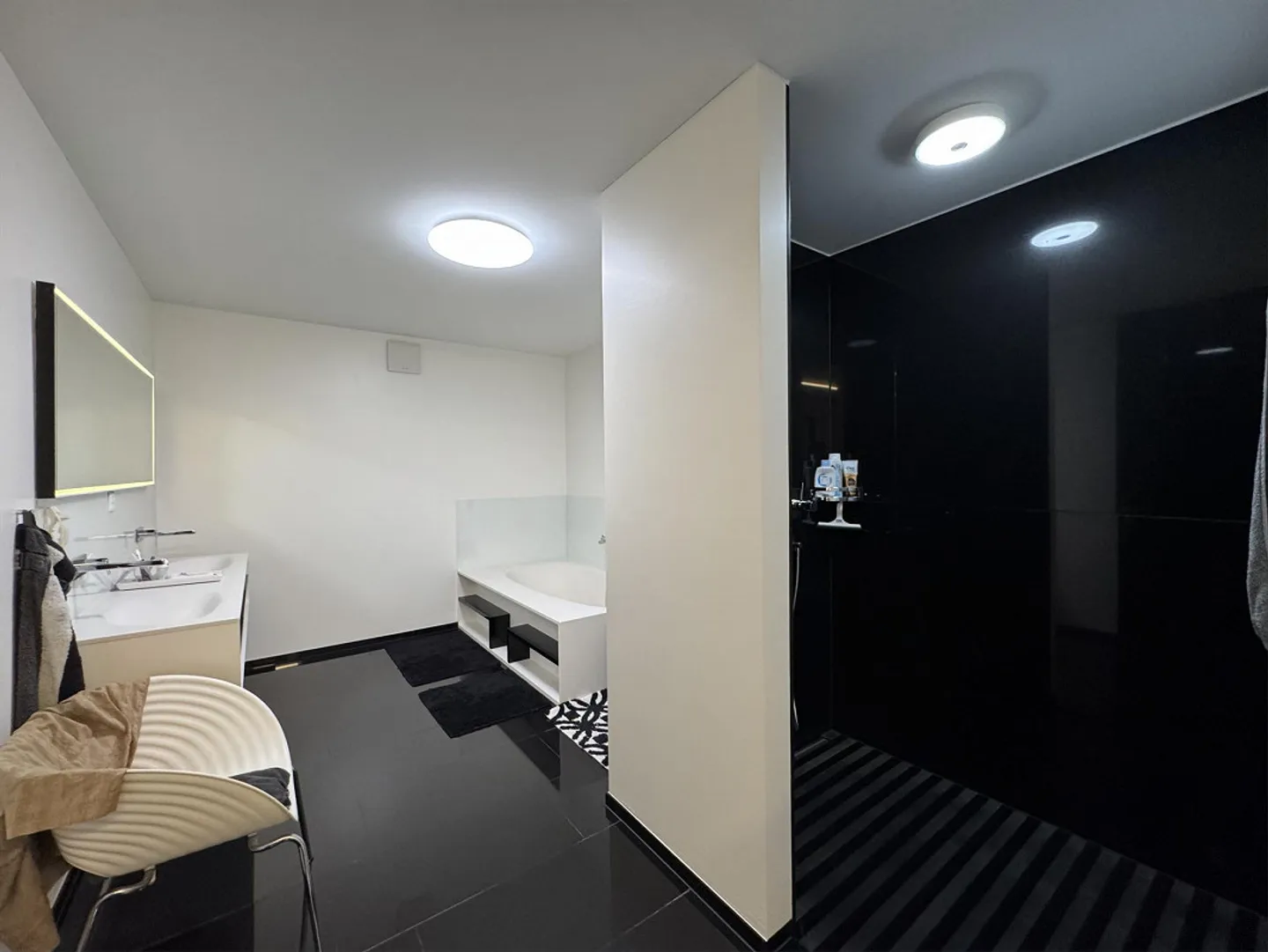 Exklusive Terrassenwohnung in Hergiswil NW mit unverbaubarer Seesicht - Foto 11 von 16
