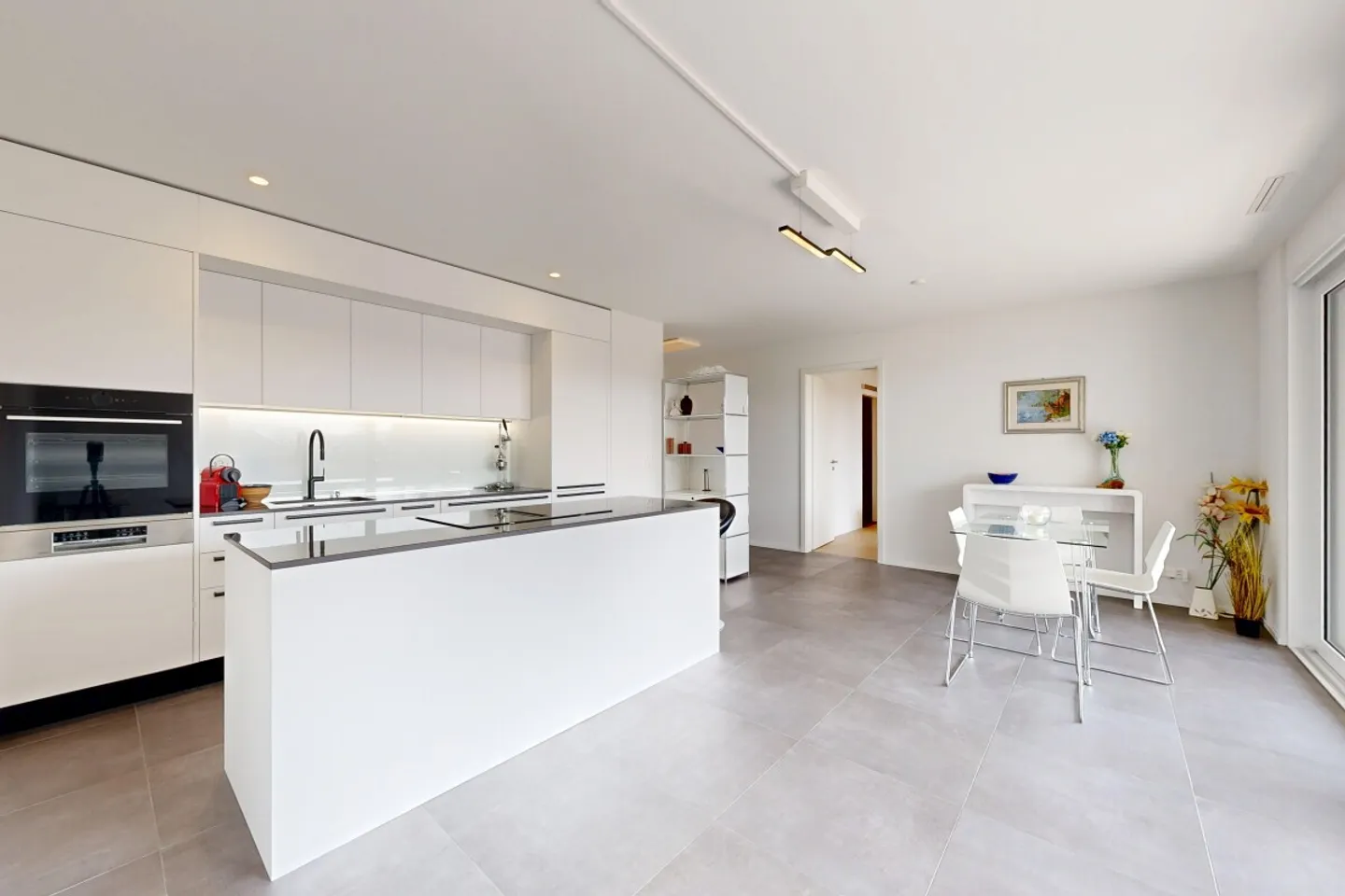 Contemporary Apartment with Balcony - Photo 7 of 12