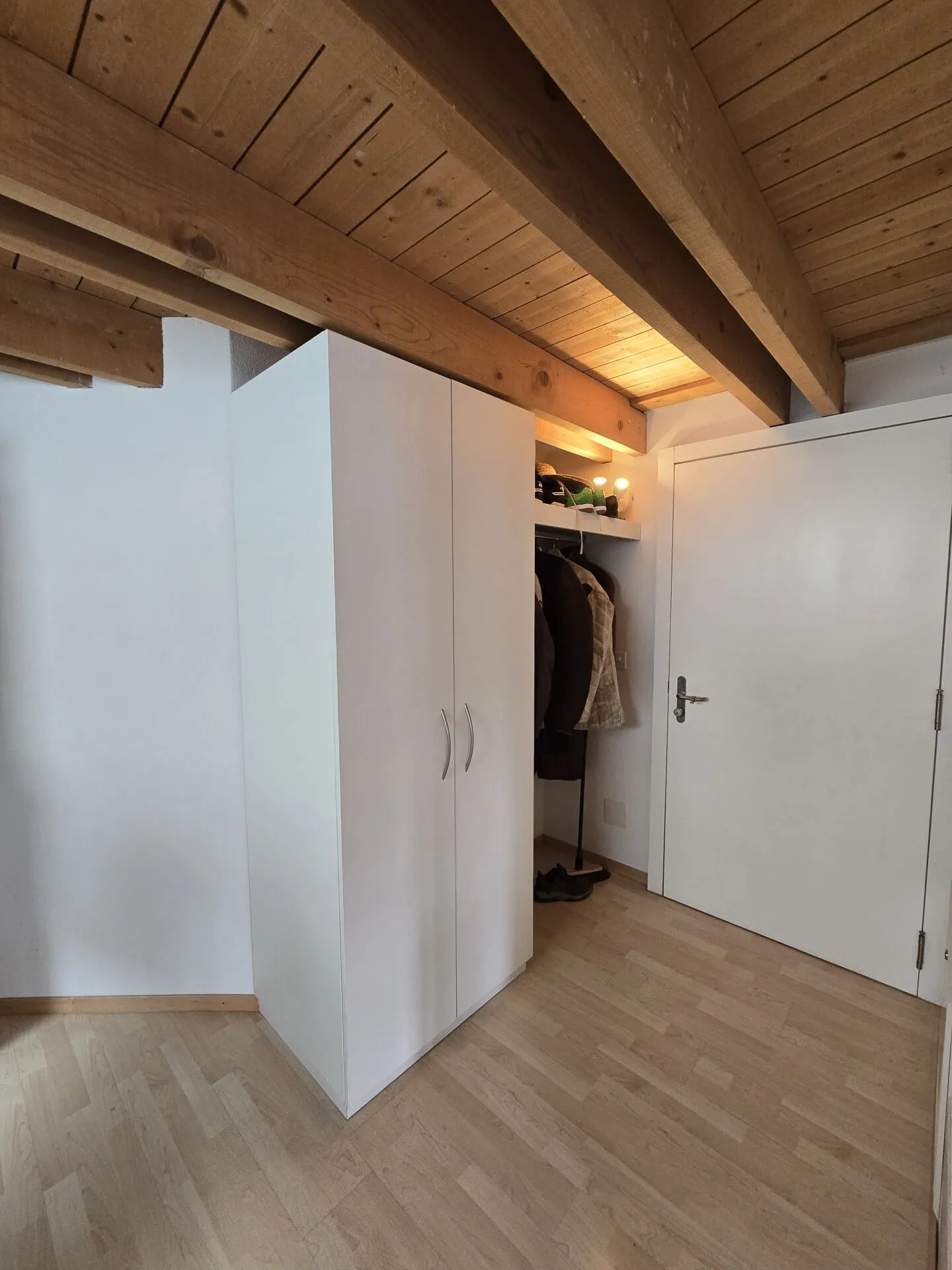 Accogliente appartamento mansardato di 2,5 stanze a Schüpfen - Foto 7 di 8