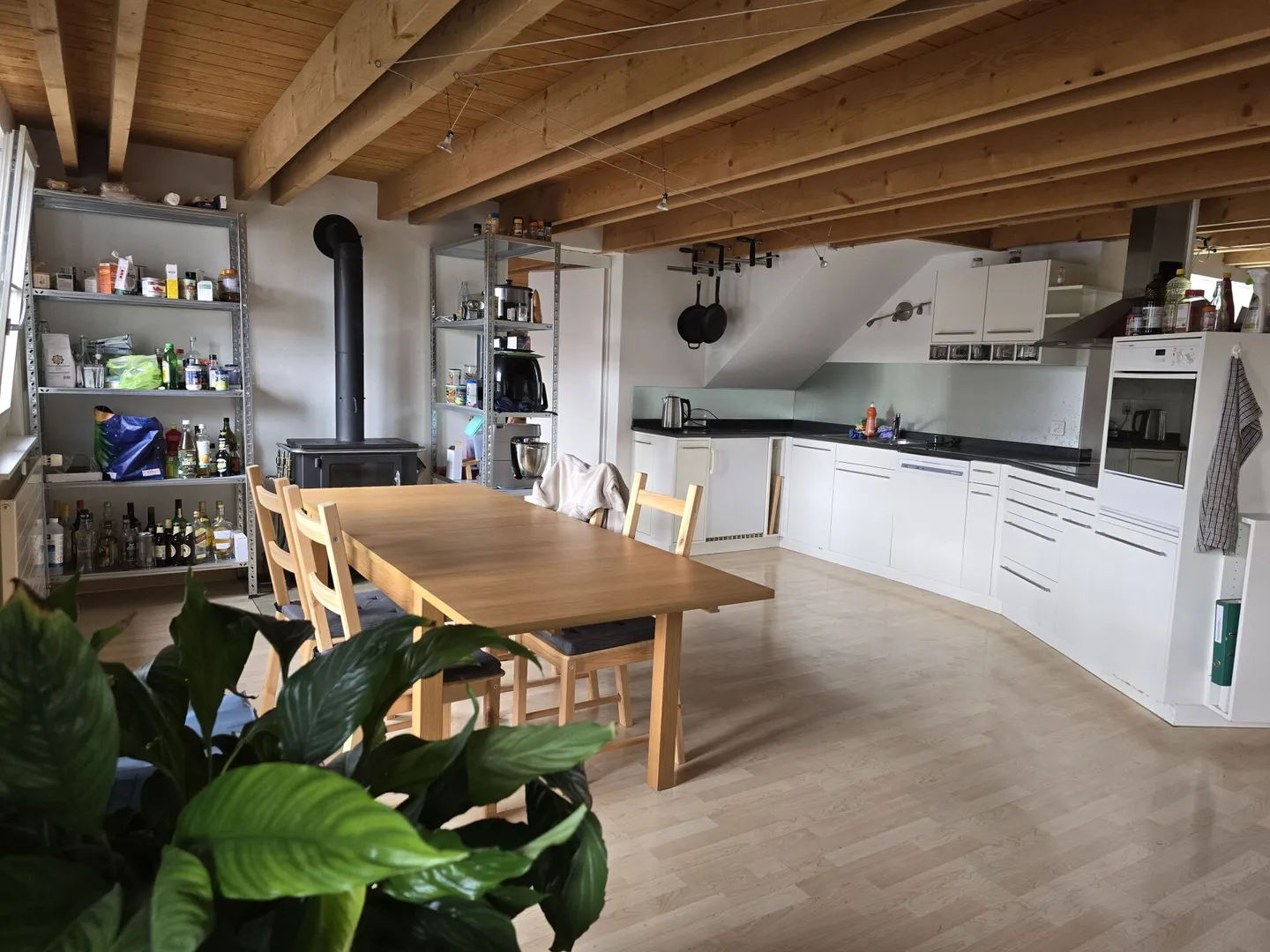Accogliente appartamento mansardato di 2,5 stanze a Schüpfen - Foto 1 di 8
