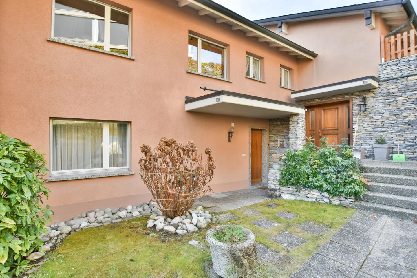 Sion, quartiere di Gravelone, bella casa contigua - Foto 4 di 13