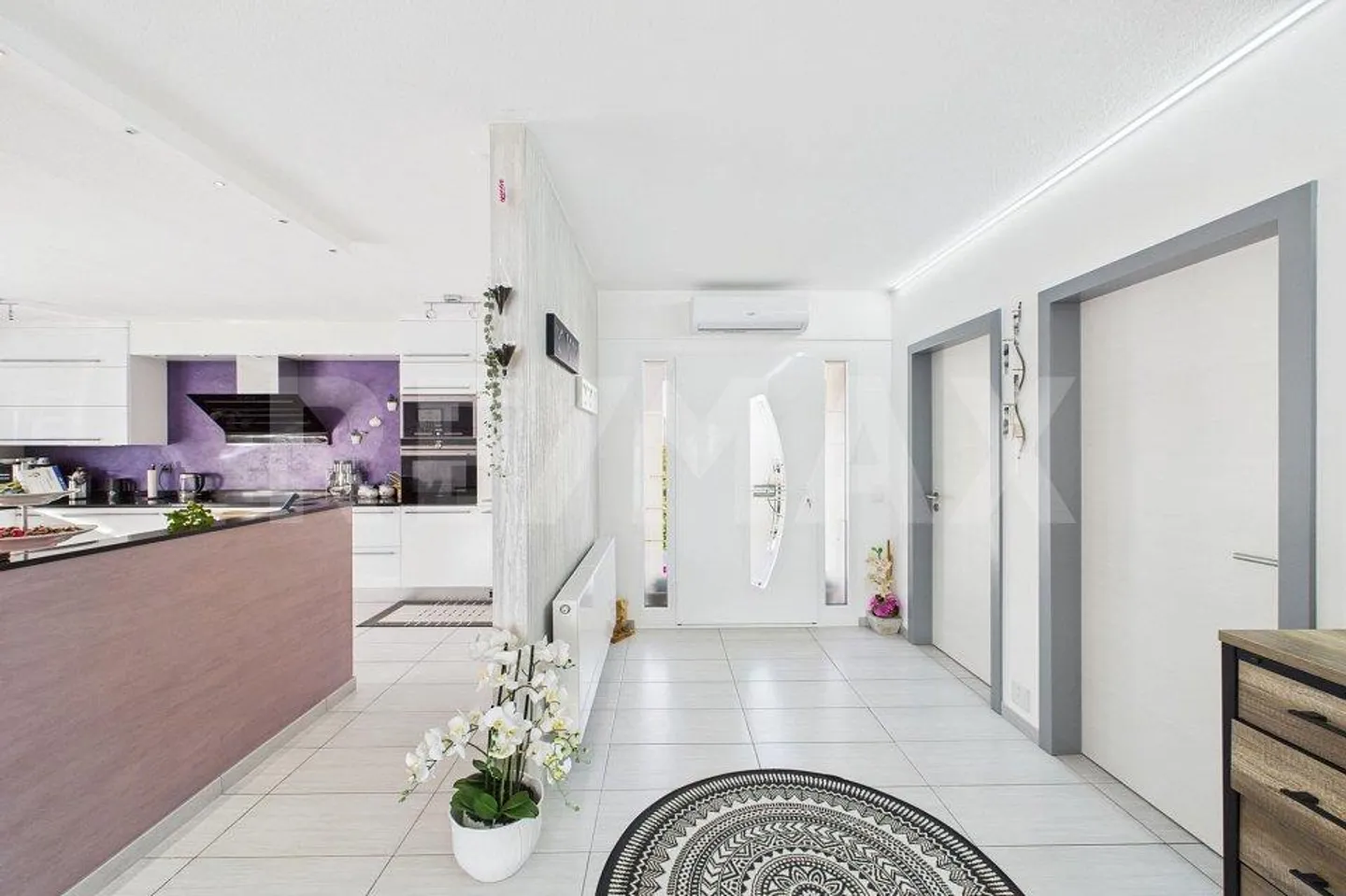 Casa bifamiliare spaziosa completamente ristrutturata con ampio spazio esterno - Foto 7 di 13