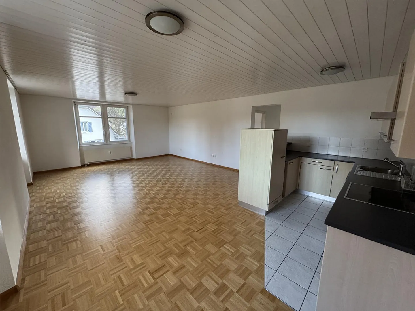 Appartement lumineux de 3.5 pièces avec balcon - Photo 1 sur 22