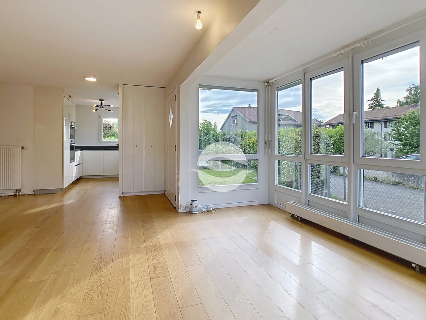 Schönes Giebelhaus im Zentrum von Founex - Foto 3 von 13