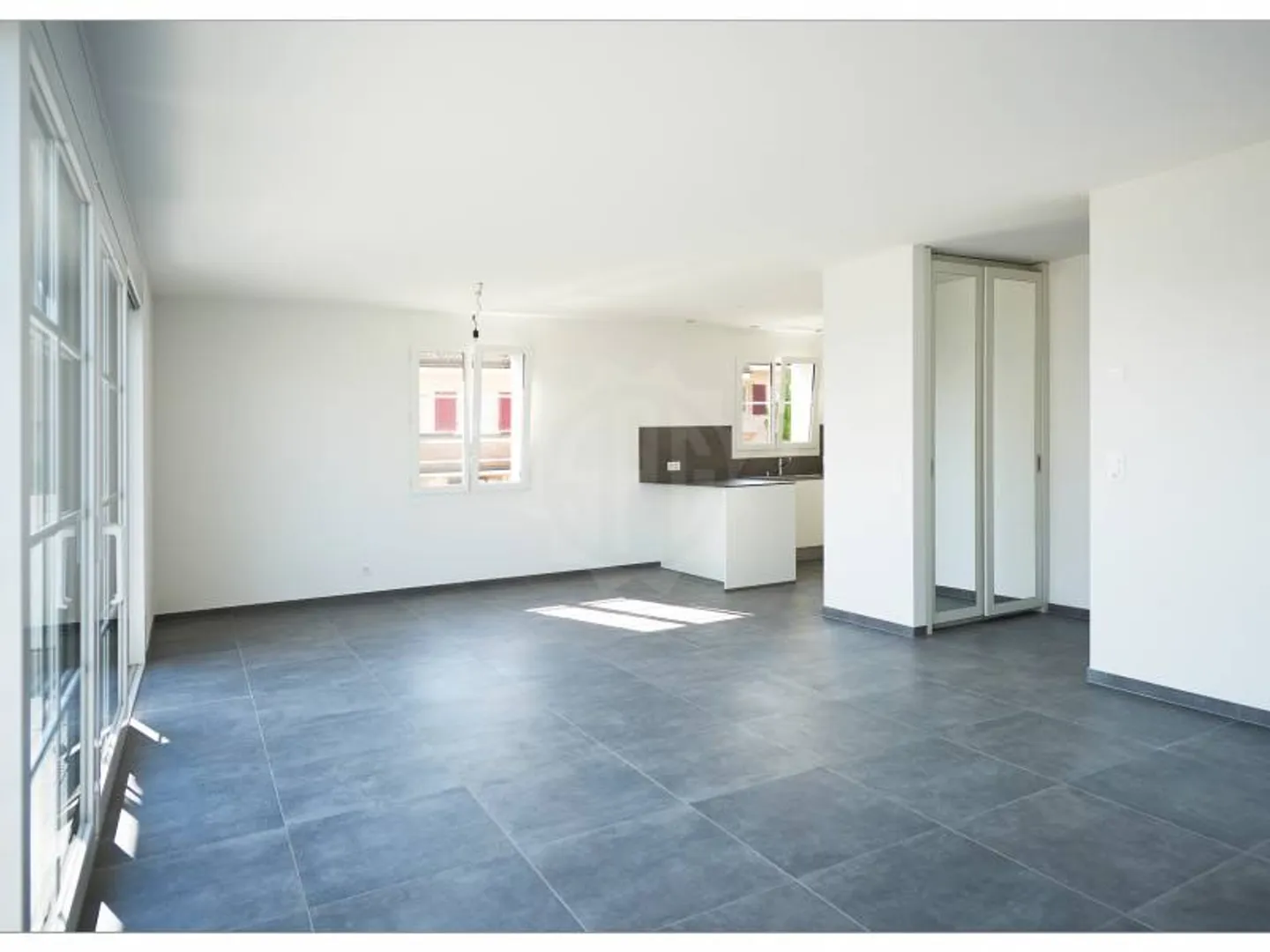 Duplexwohnung in Givrins - Foto 2 von 6