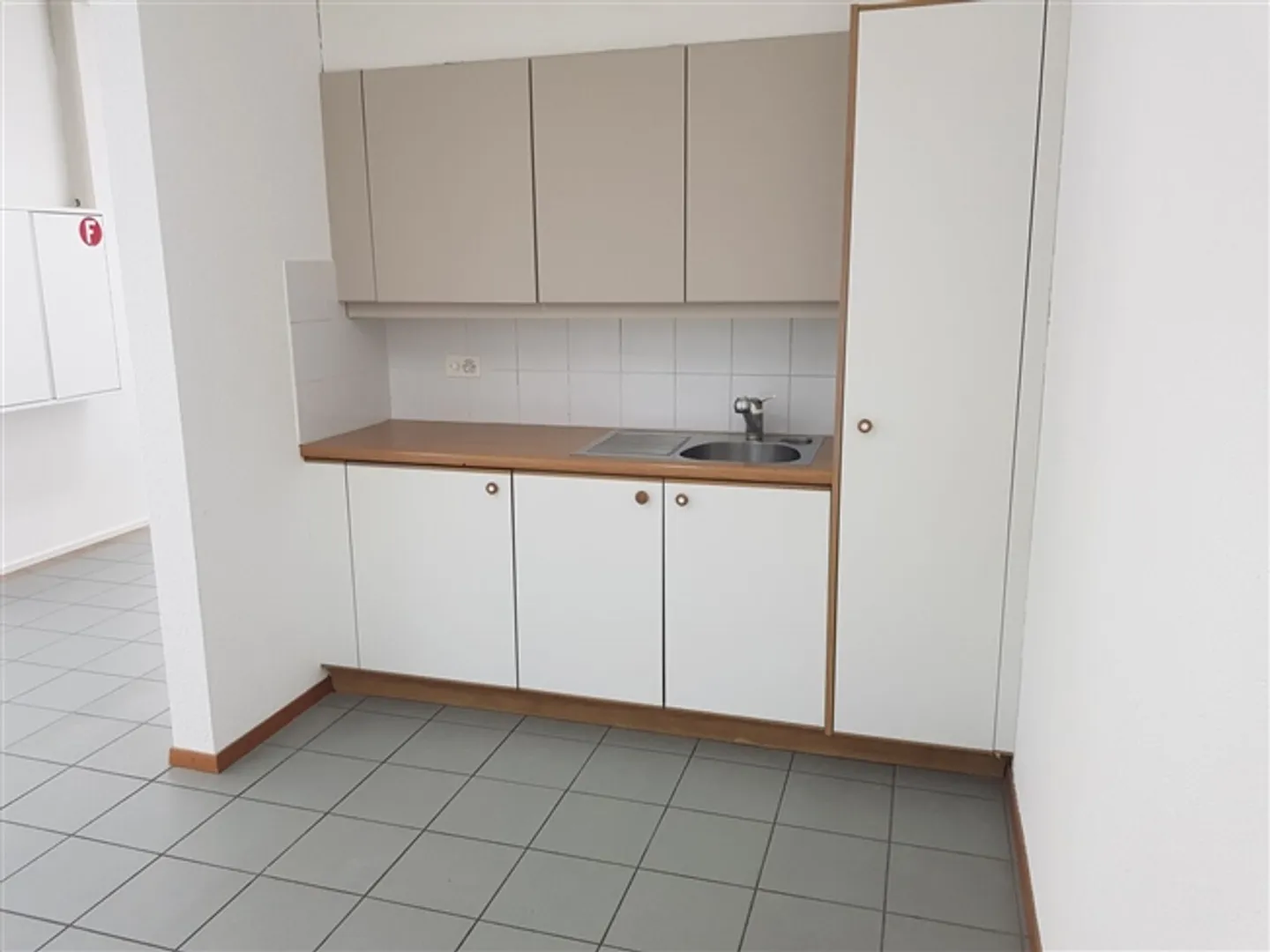 Gemischte Fläche zu Vermieten - Foto 3 von 8