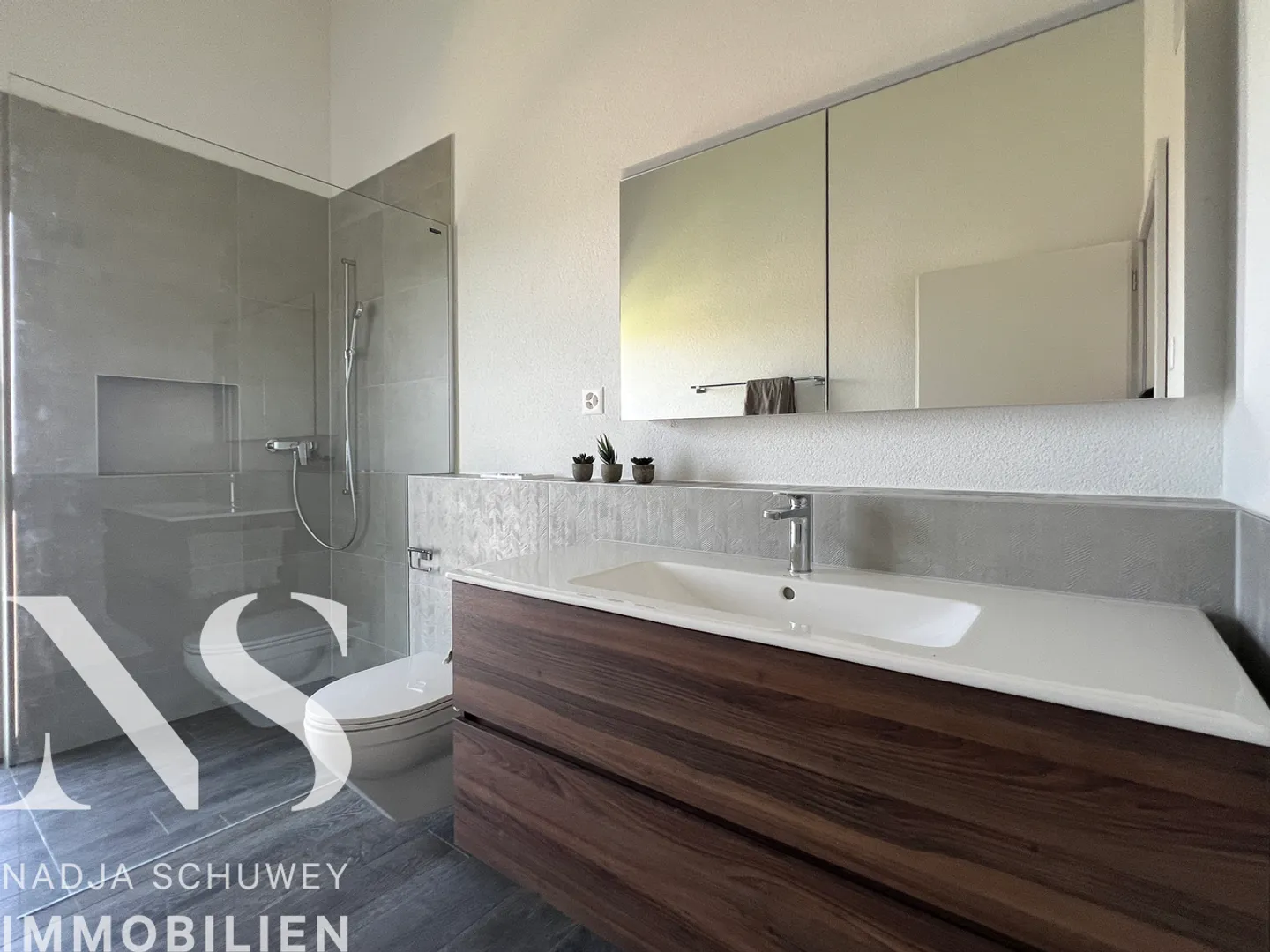 Appartamento in affitto - Foto 8 di 14