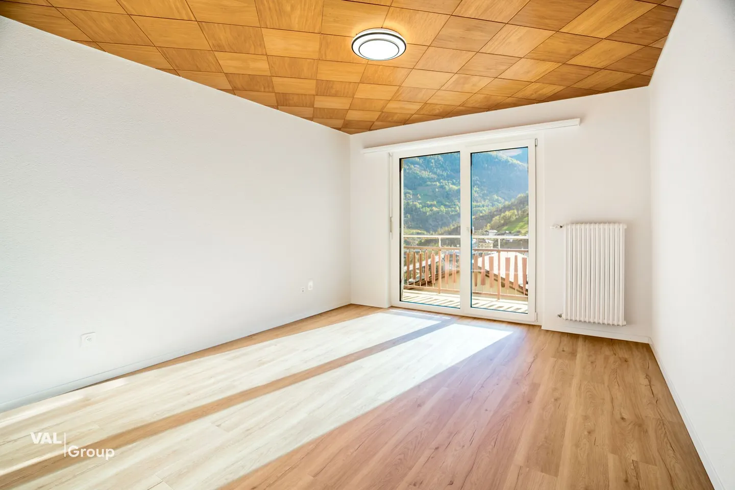 Freshly renovated 5.5-room apartment with balcony and mountain view in Stalden - Photo 7 of 15