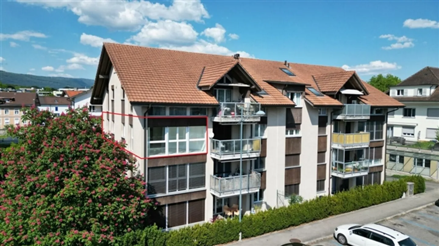 Casa moderna con charme, comfort e posizione centrale a Brügg - Foto 1 di 16