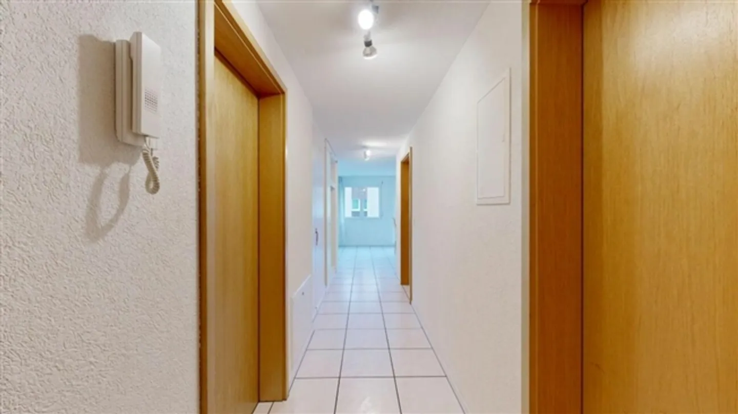 Casa moderna con charme, comfort e posizione centrale a Brügg - Foto 10 di 16