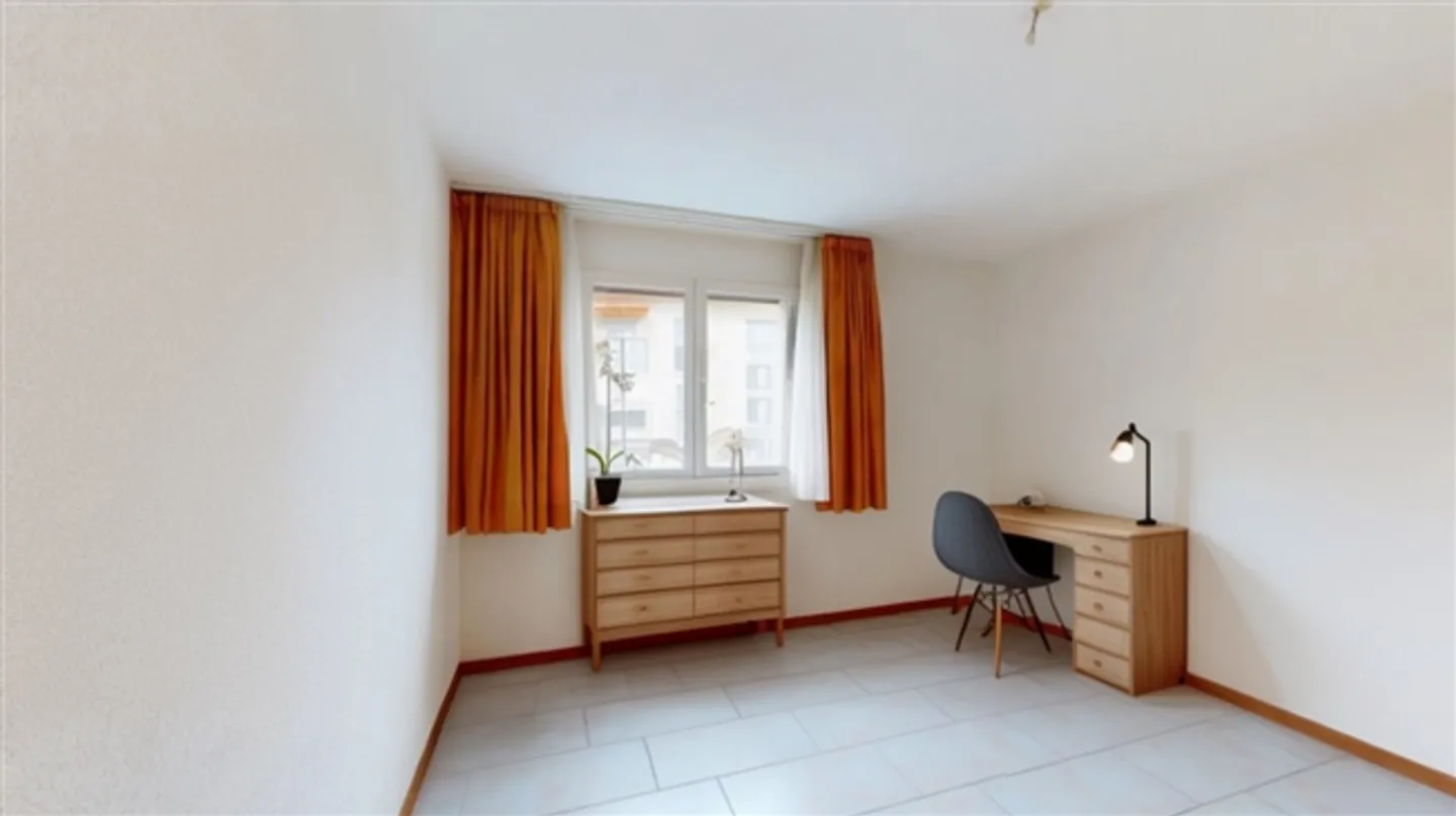 Casa moderna con charme, comfort e posizione centrale a Brügg - Foto 12 di 16