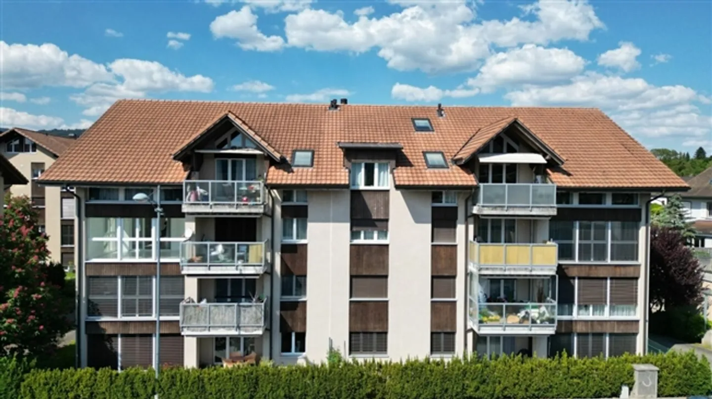 Casa moderna con charme, comfort e posizione centrale a Brügg - Foto 14 di 16