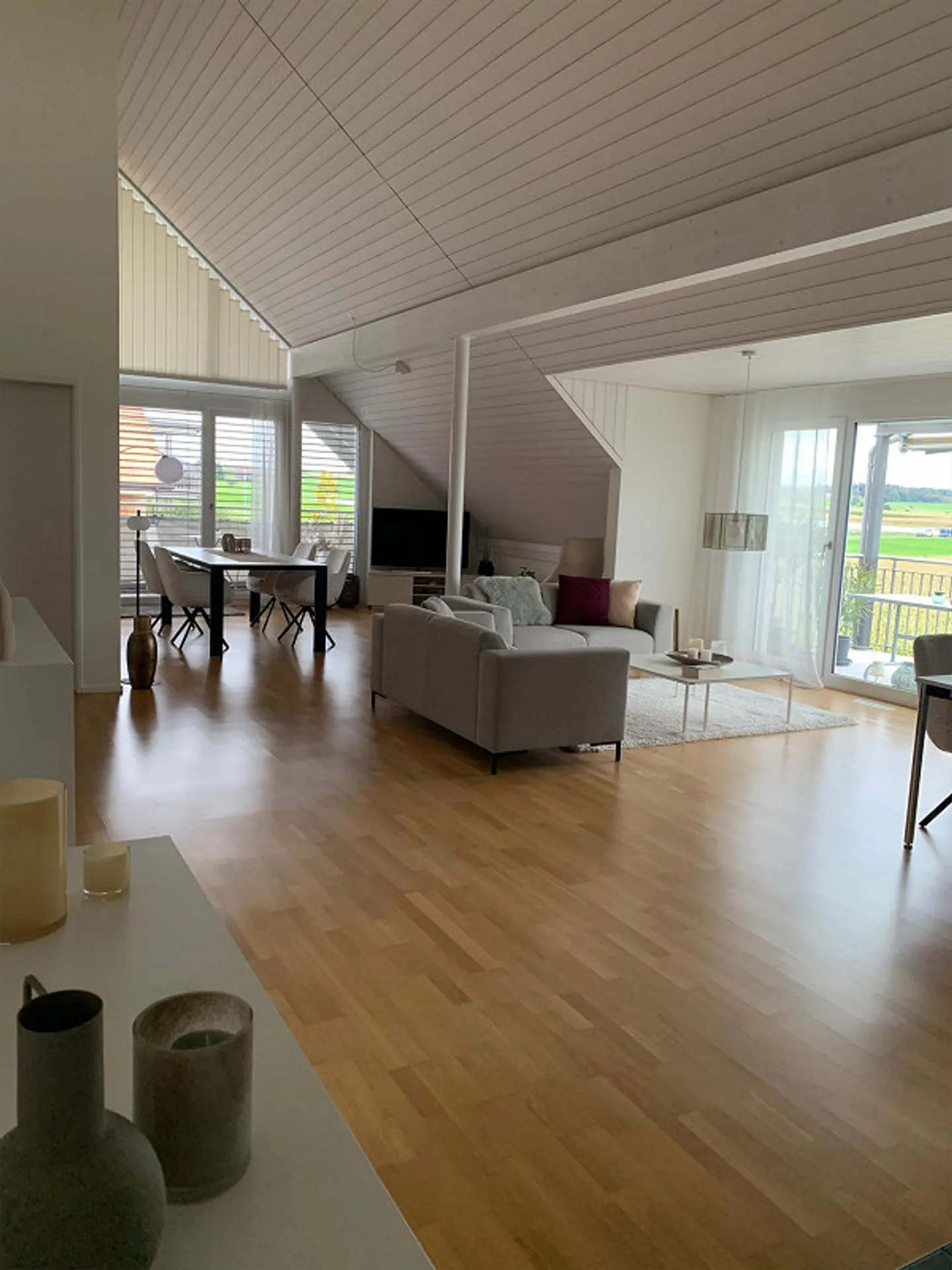 Appartamento spazioso in uno sviluppo adatto ai bambini - Foto 2 di 11